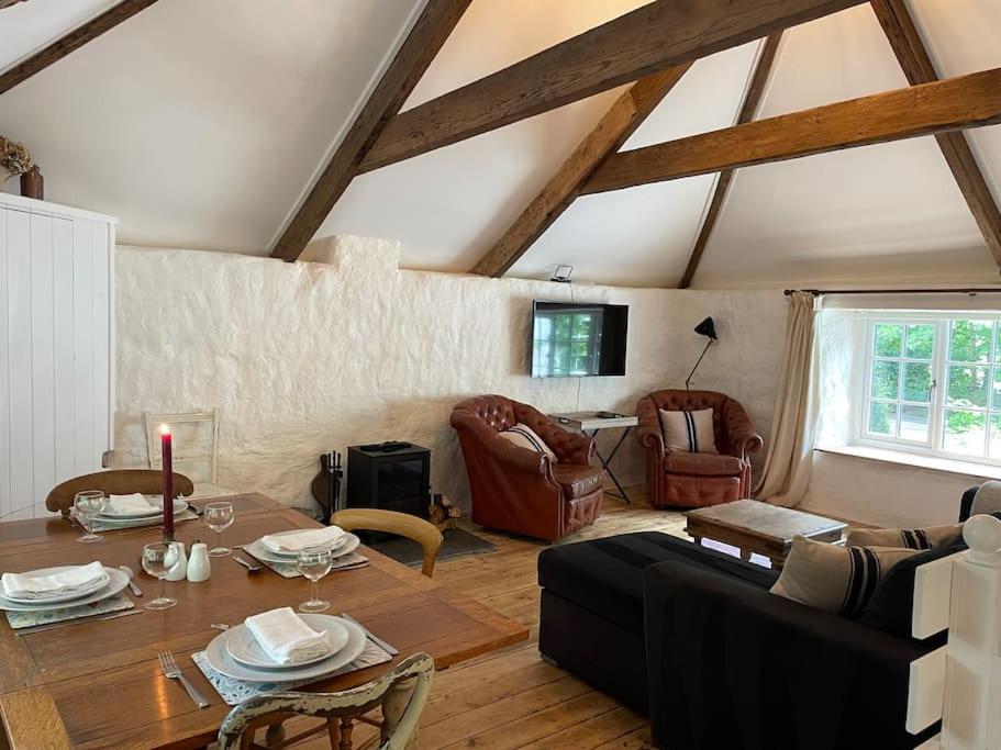 The Anvil, 2 bed cottage, in the heart of Cornwall view 2