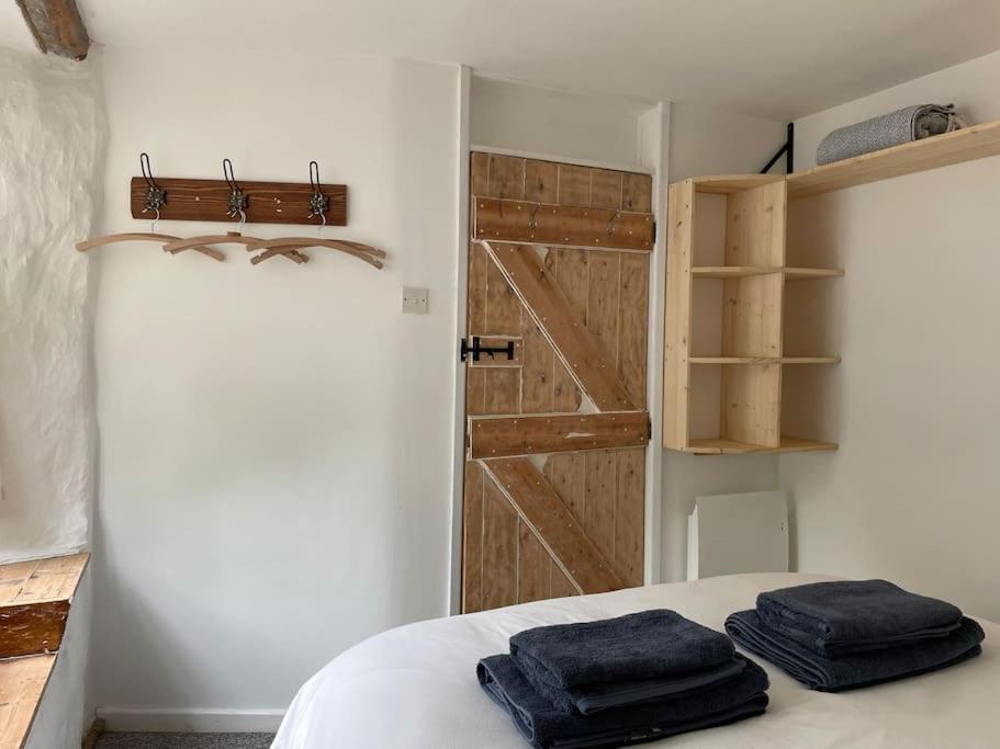 The Anvil, 2 bed cottage, in the heart of Cornwall view 3