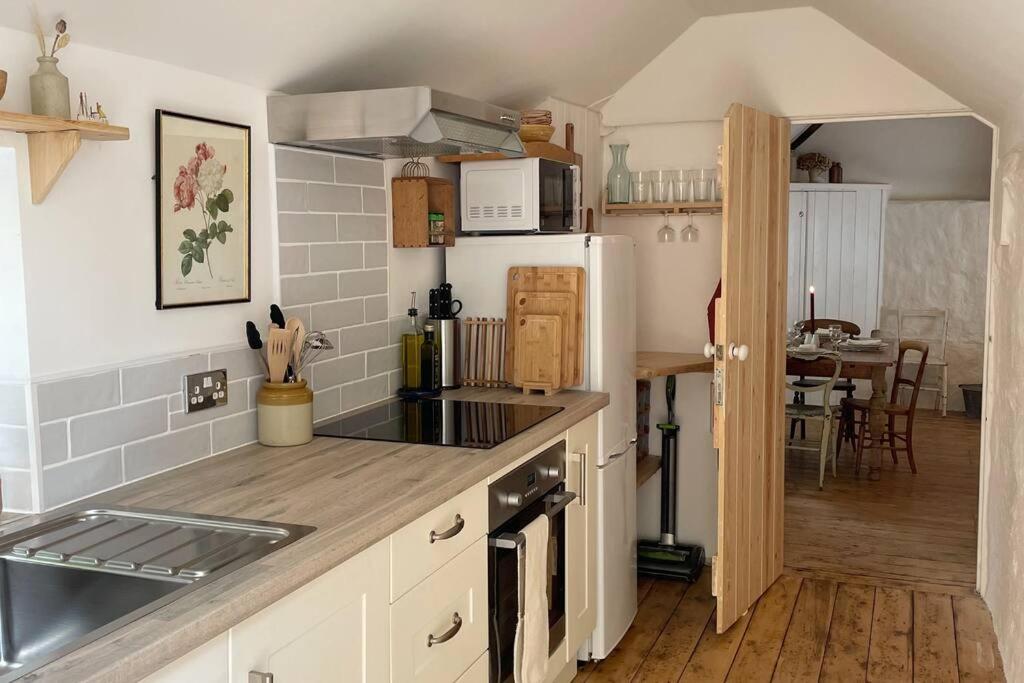 The Anvil, 2 bed cottage, in the heart of Cornwall view 4