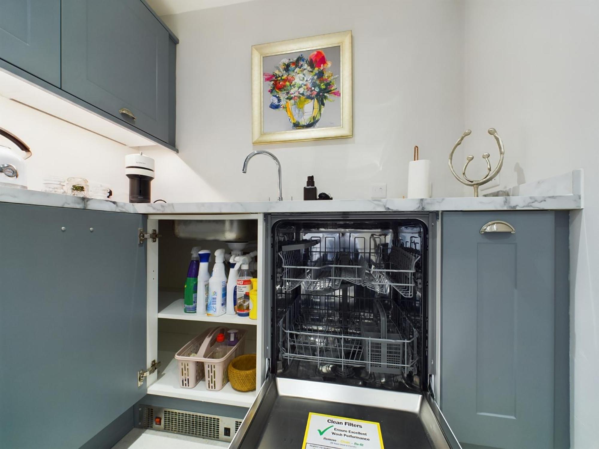 Modern Duplex Central Free Parking Wi-Fi view 4