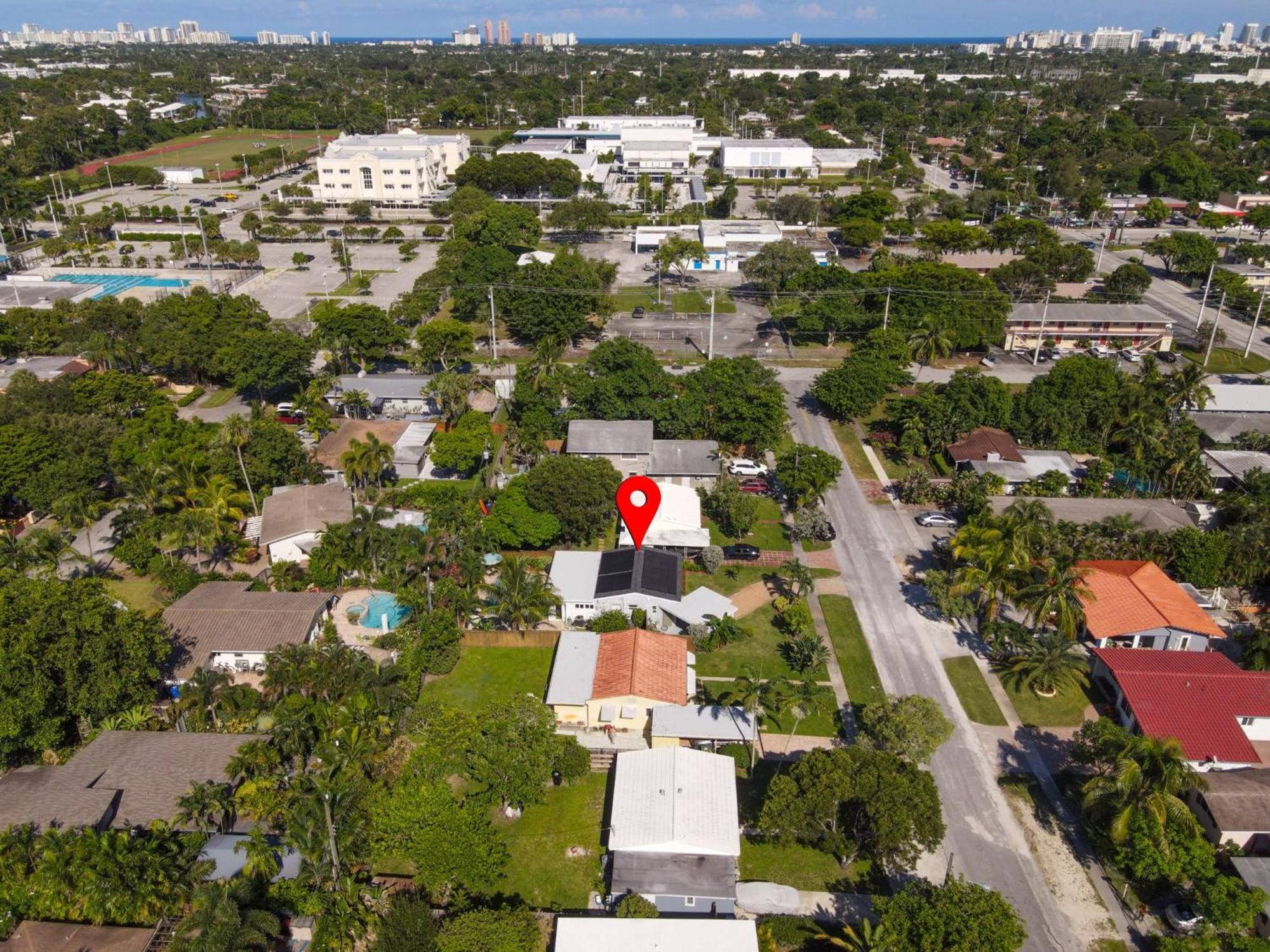 Casa Limon - Private Heated Pool Prime Location & Parking view 5