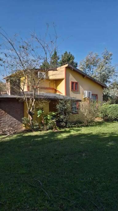 Casa con pileta en Club de Campo
