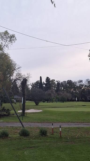 Casa con pileta en Club de Campo