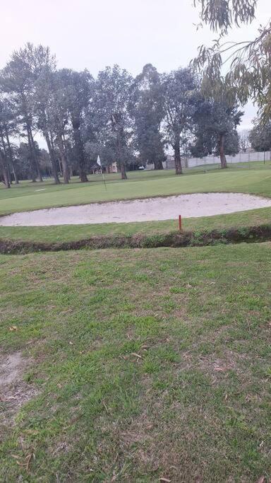 Casa con pileta en Club de Campo