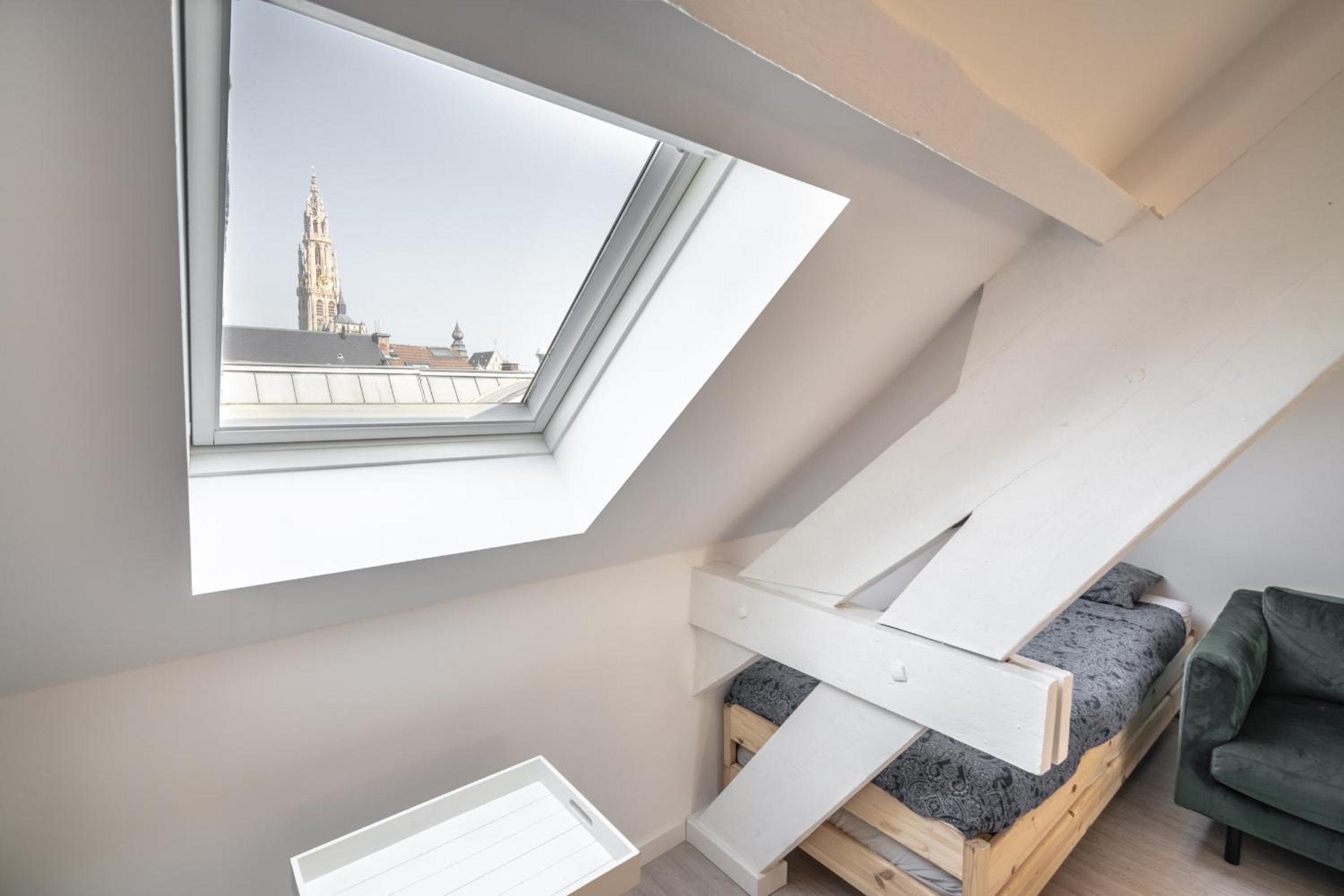 Cosy 1-bedroom apartment, Antwerp view 5