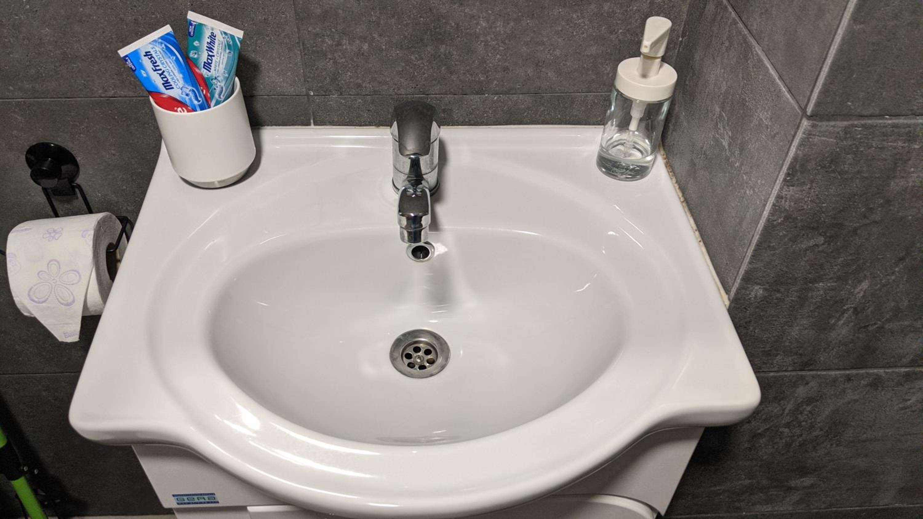 Lux 1 Apartment with Free Parking