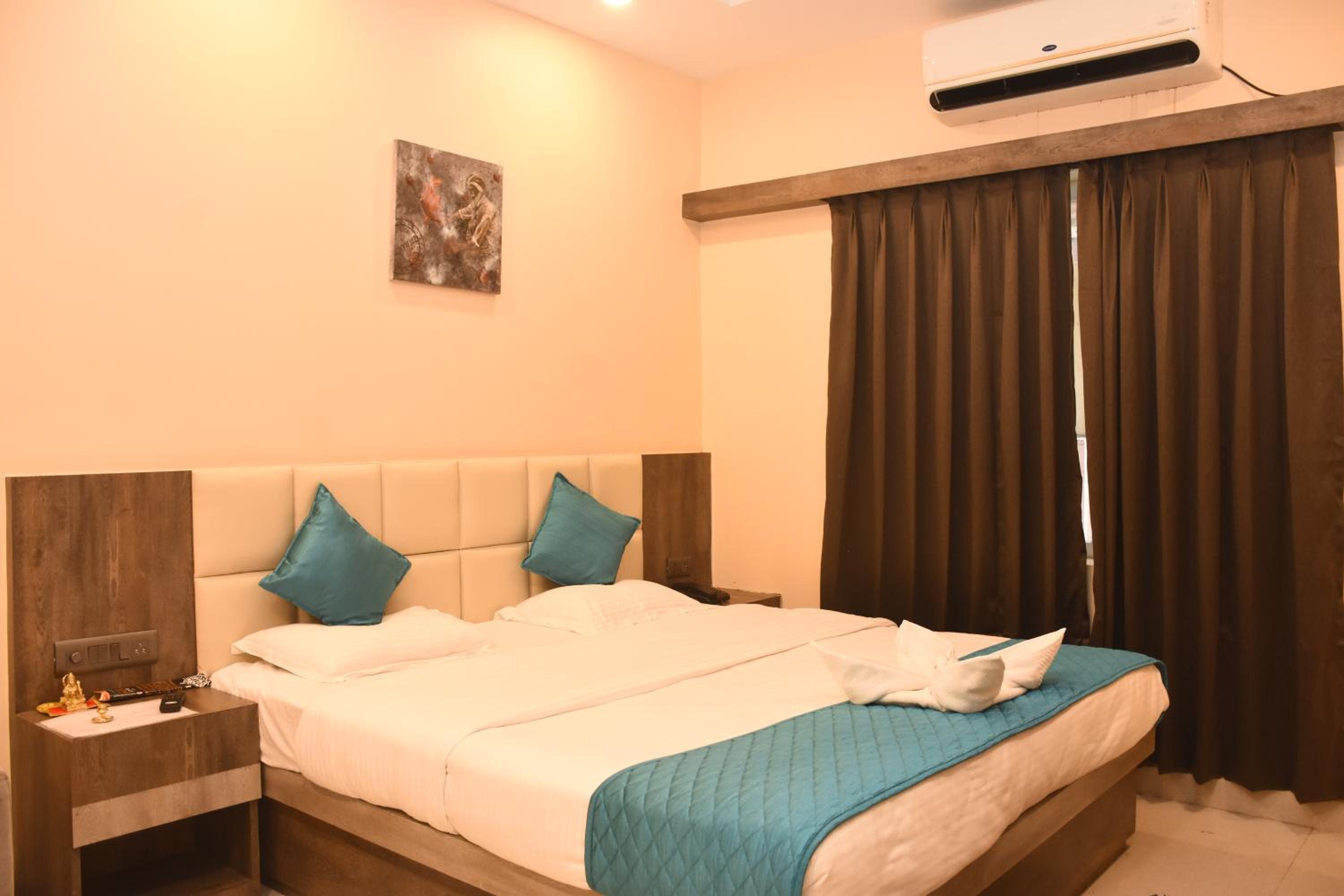 Heritage Suites