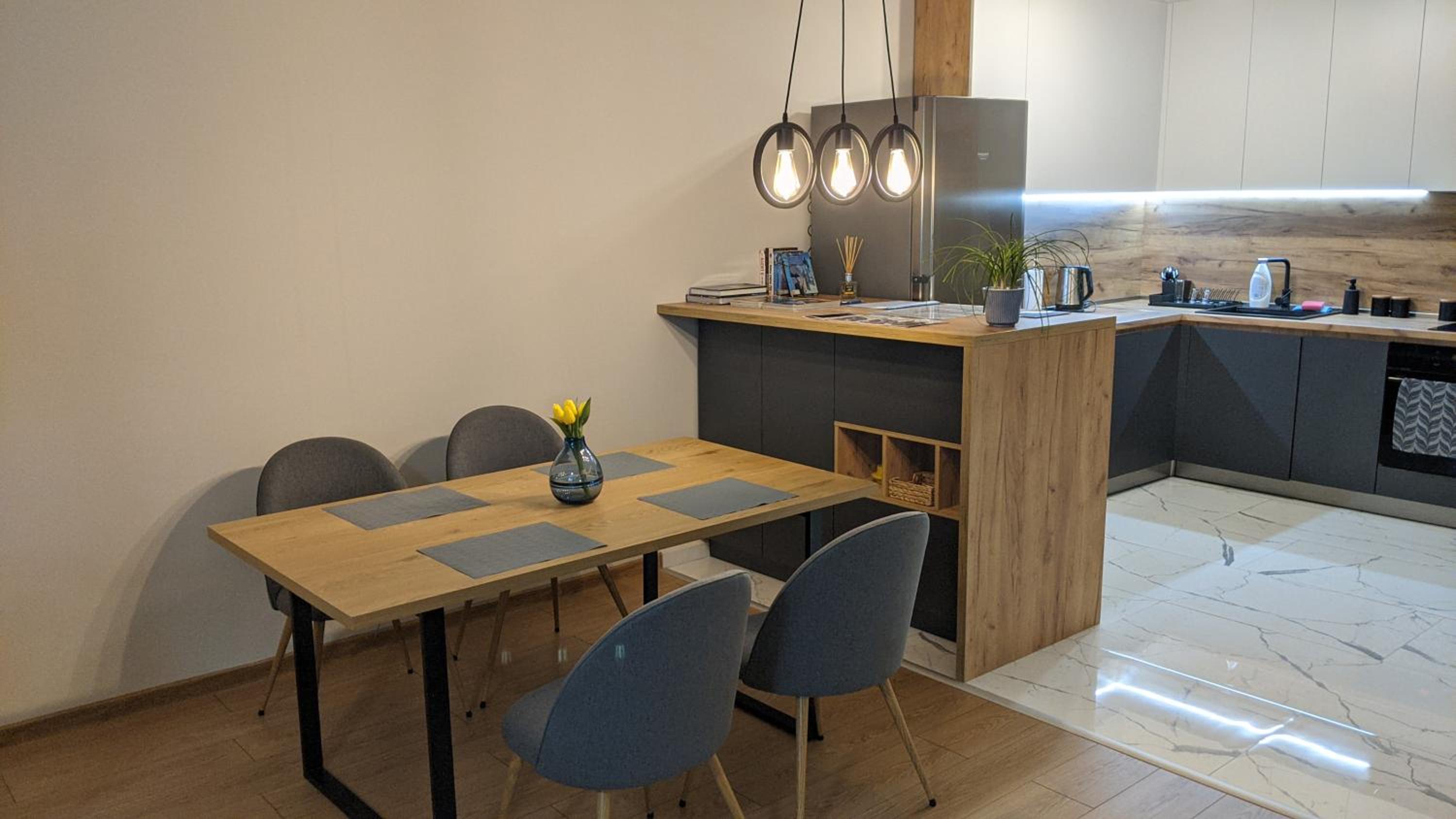 Lux 1 Apartment with Free Parking
