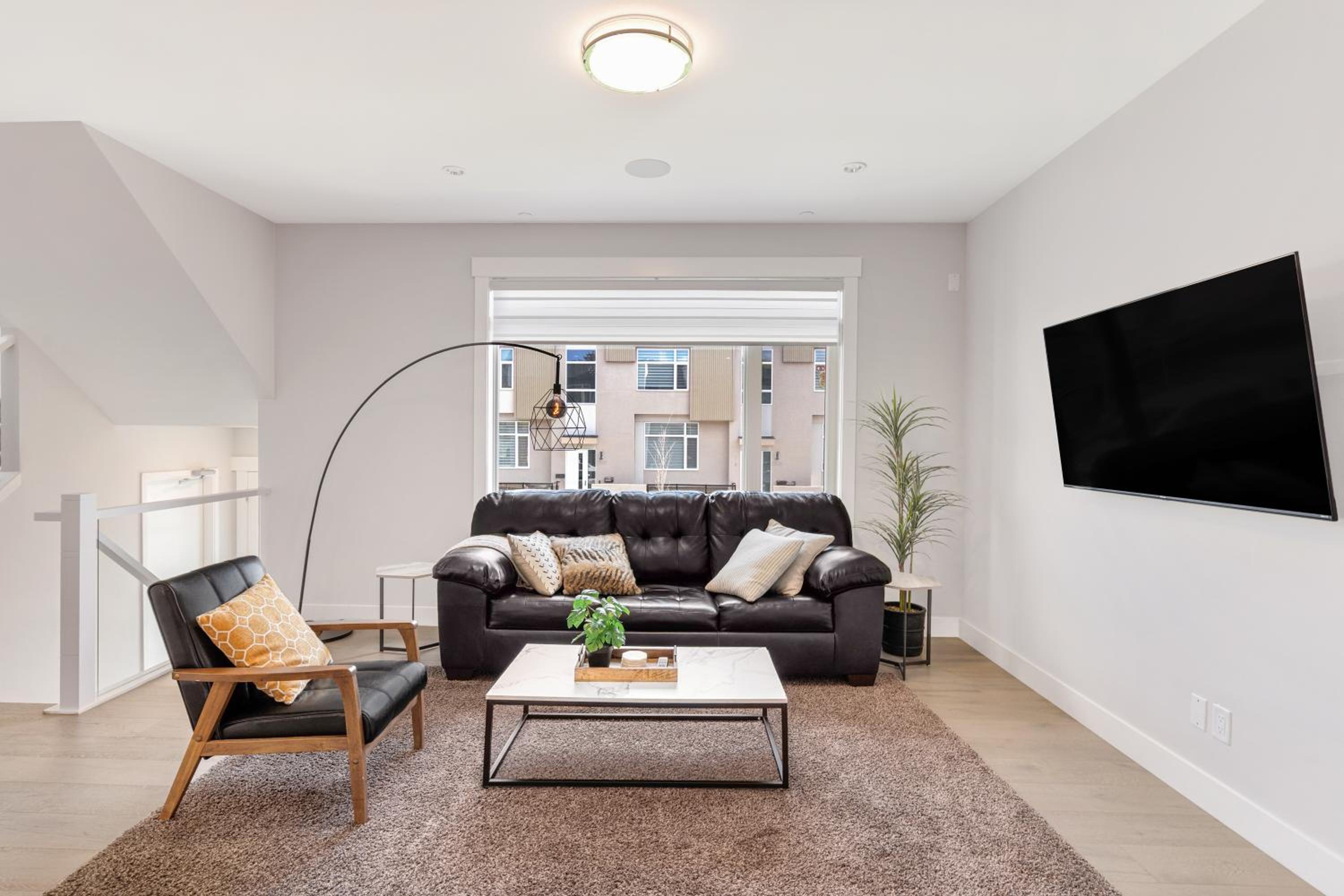 Luxury Hillhurst Home Central Location 3 Br