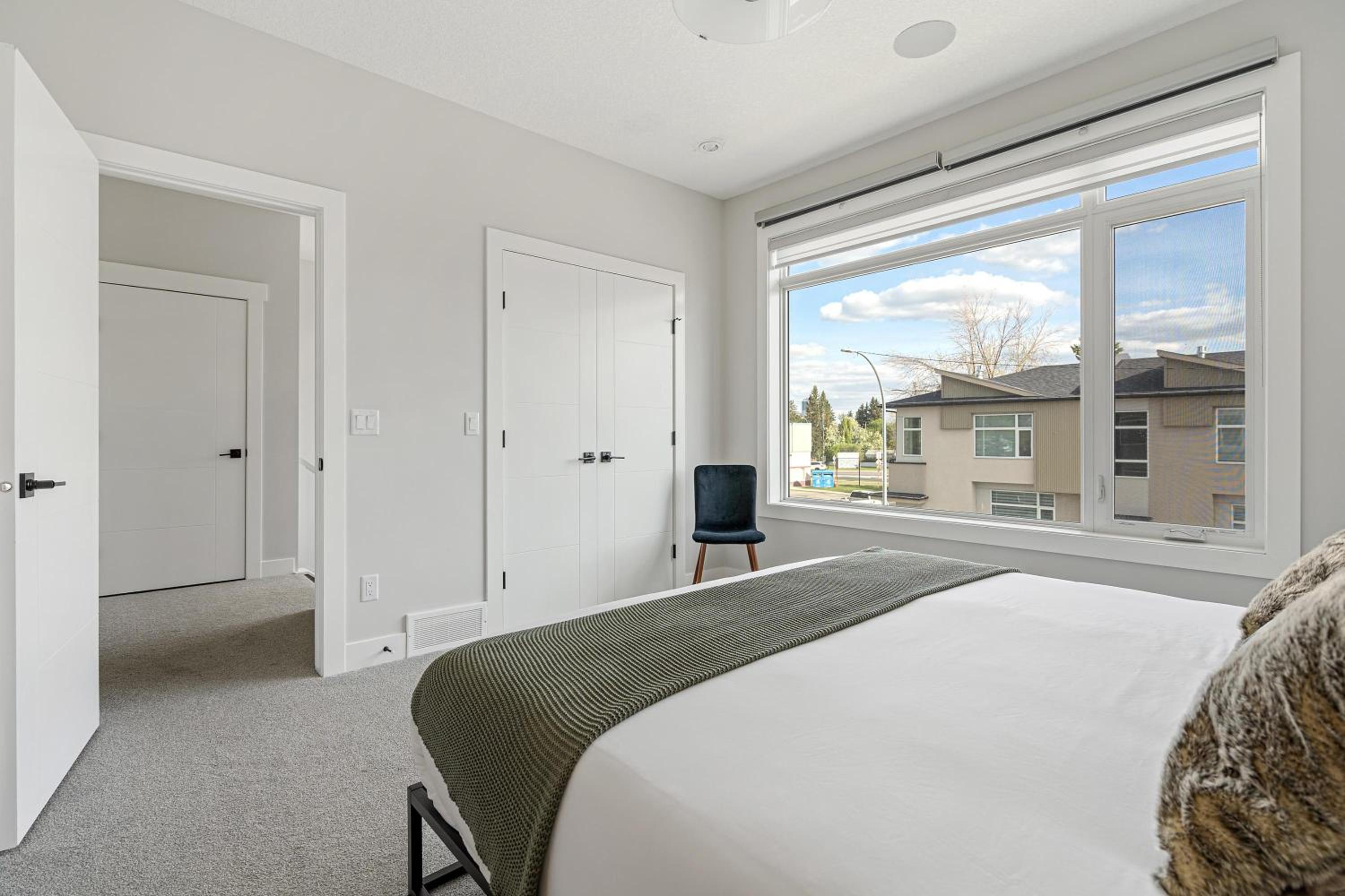 Luxury Hillhurst Home Central Location 3 Br