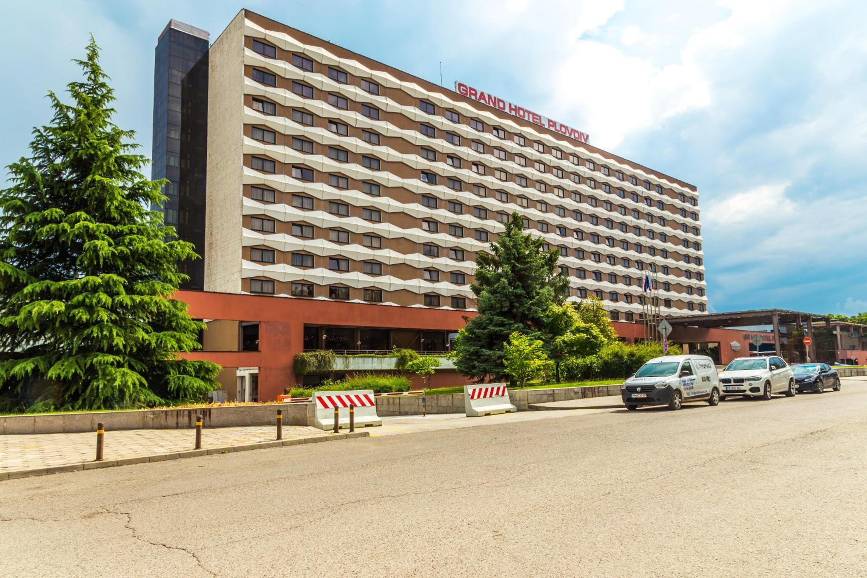 Lux 1 Apartment with Free Parking