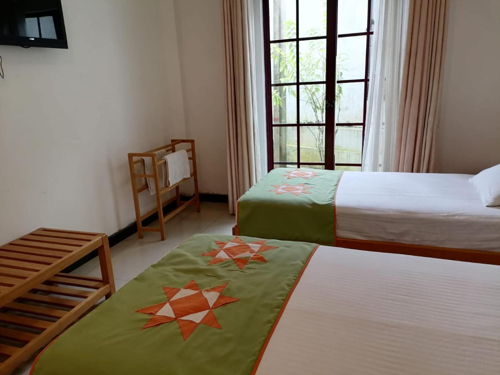 Hotel Apna Galle
