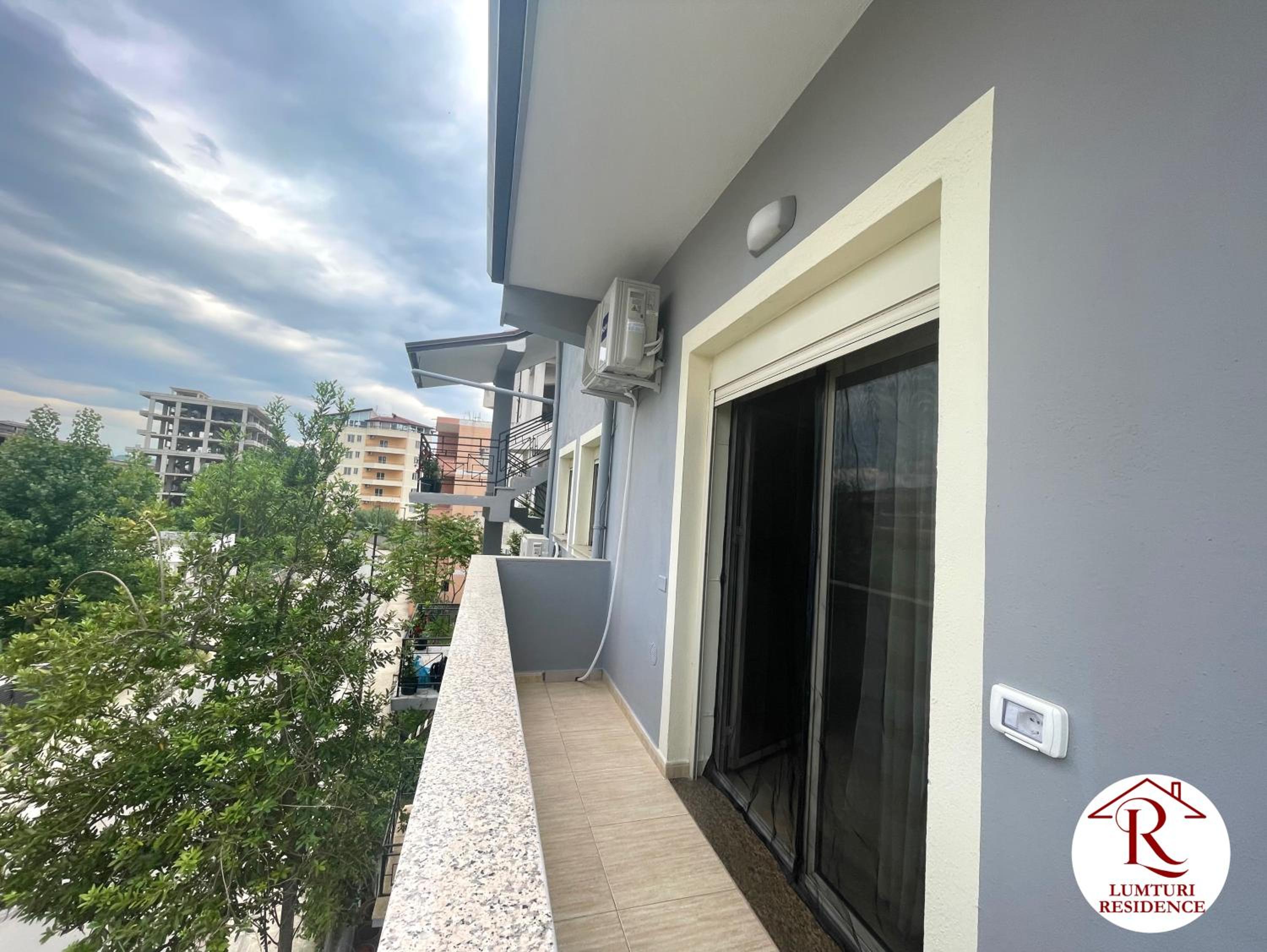 2 Bed Apartment Sleeps 4 with Free Parking
