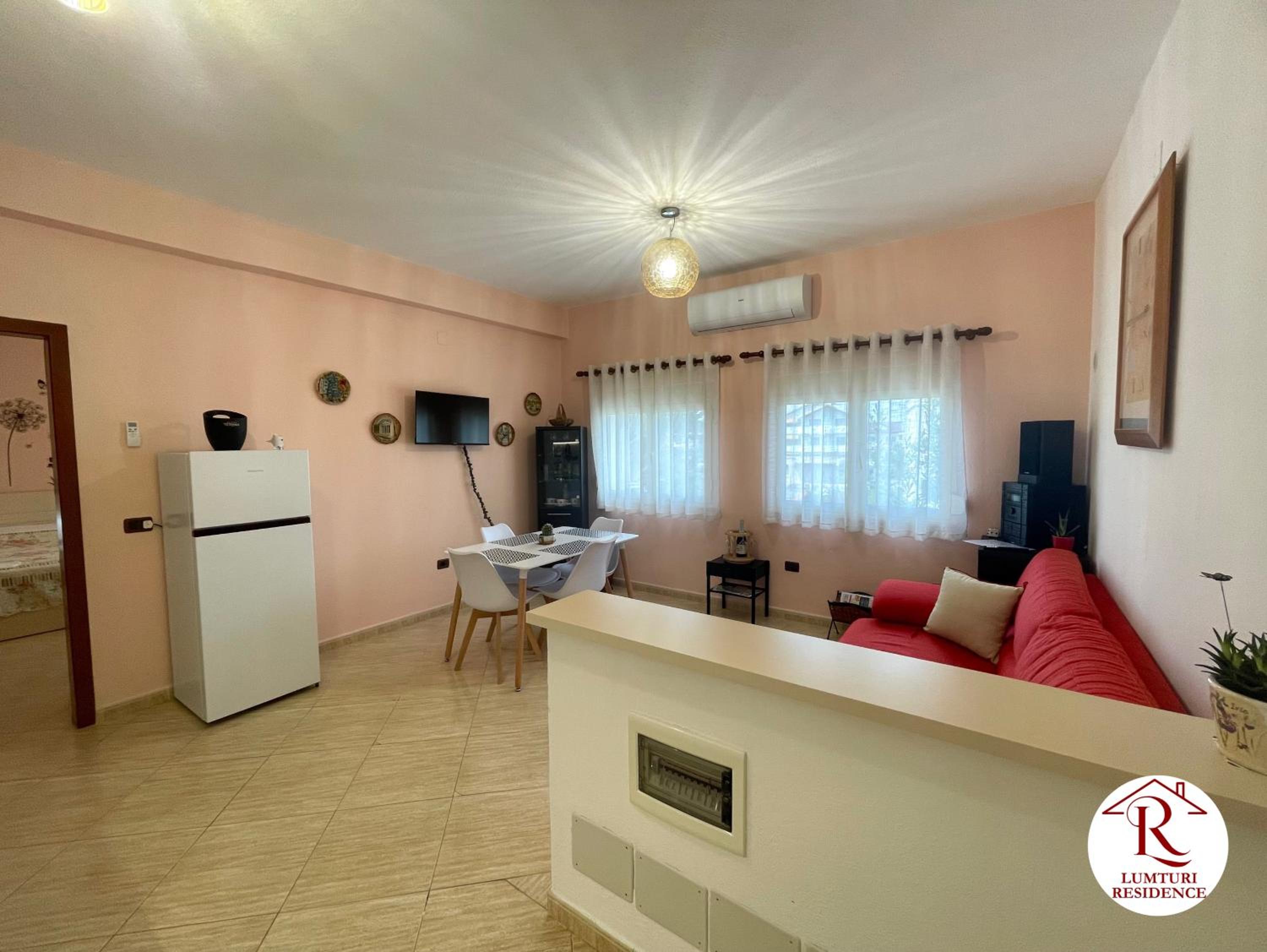 2 Bed Apartment Sleeps 4 with Free Parking