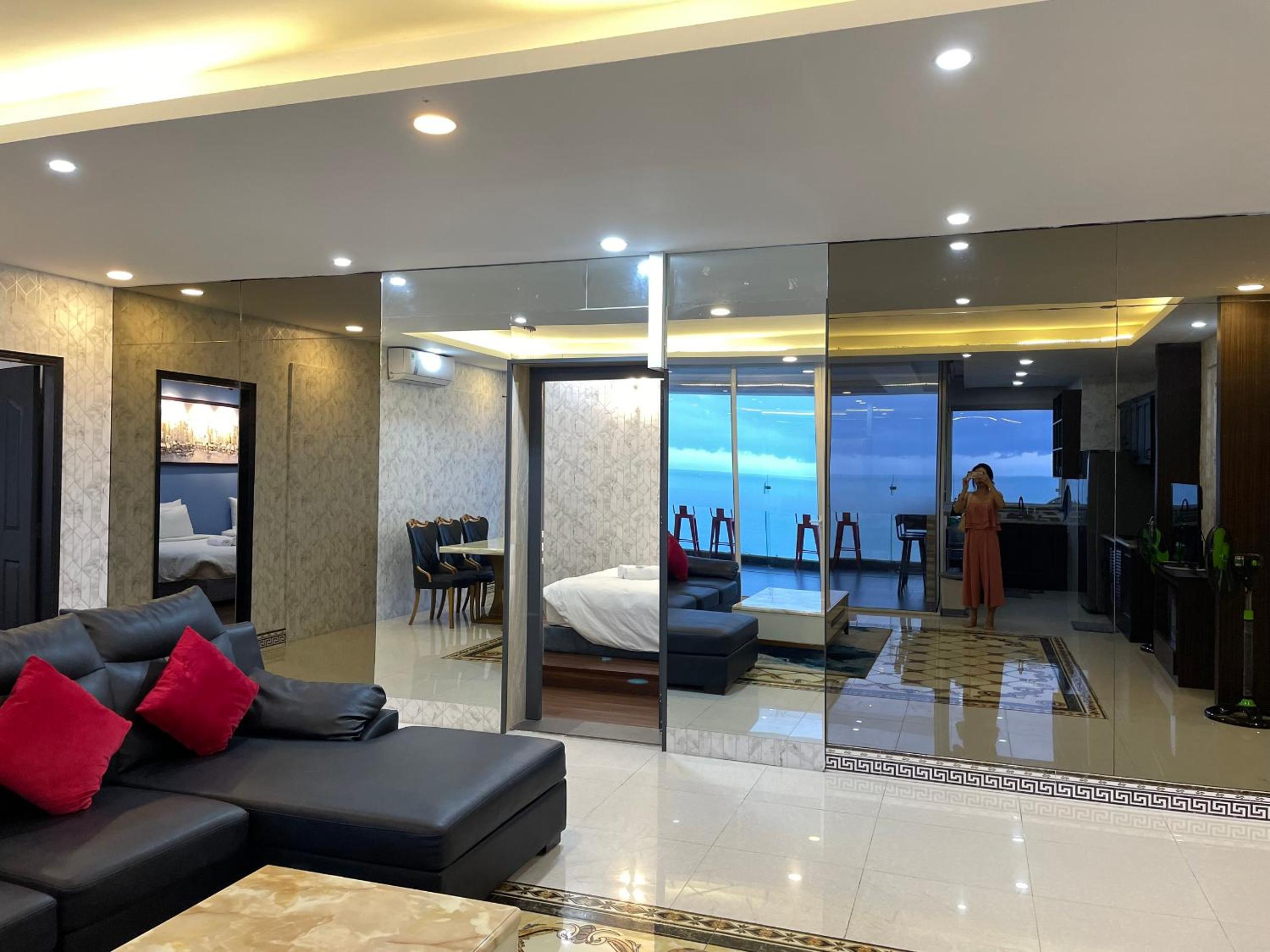 penthouse 5pn Oasky