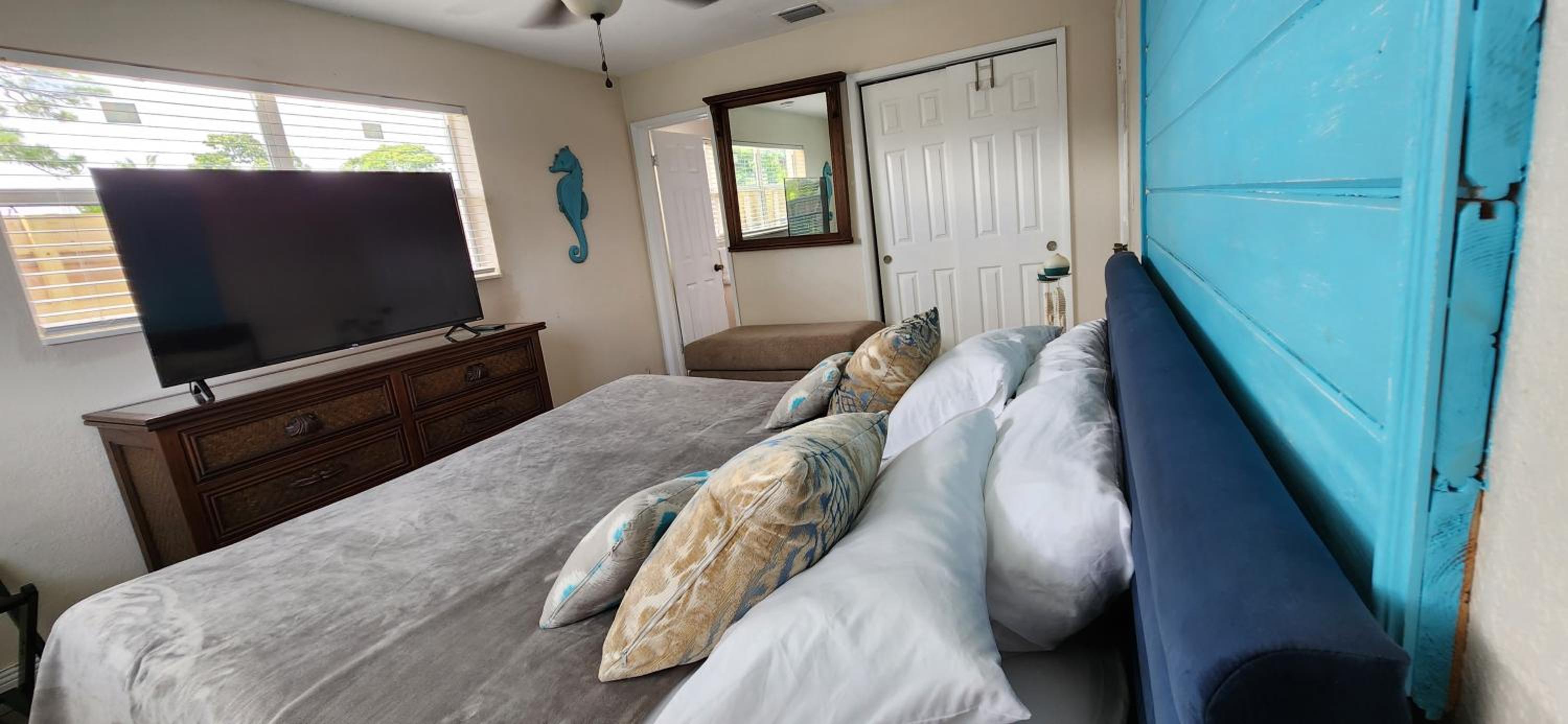 Private Home, KING Room- Pool & Patios - Near Beaches & Dining, photo 50