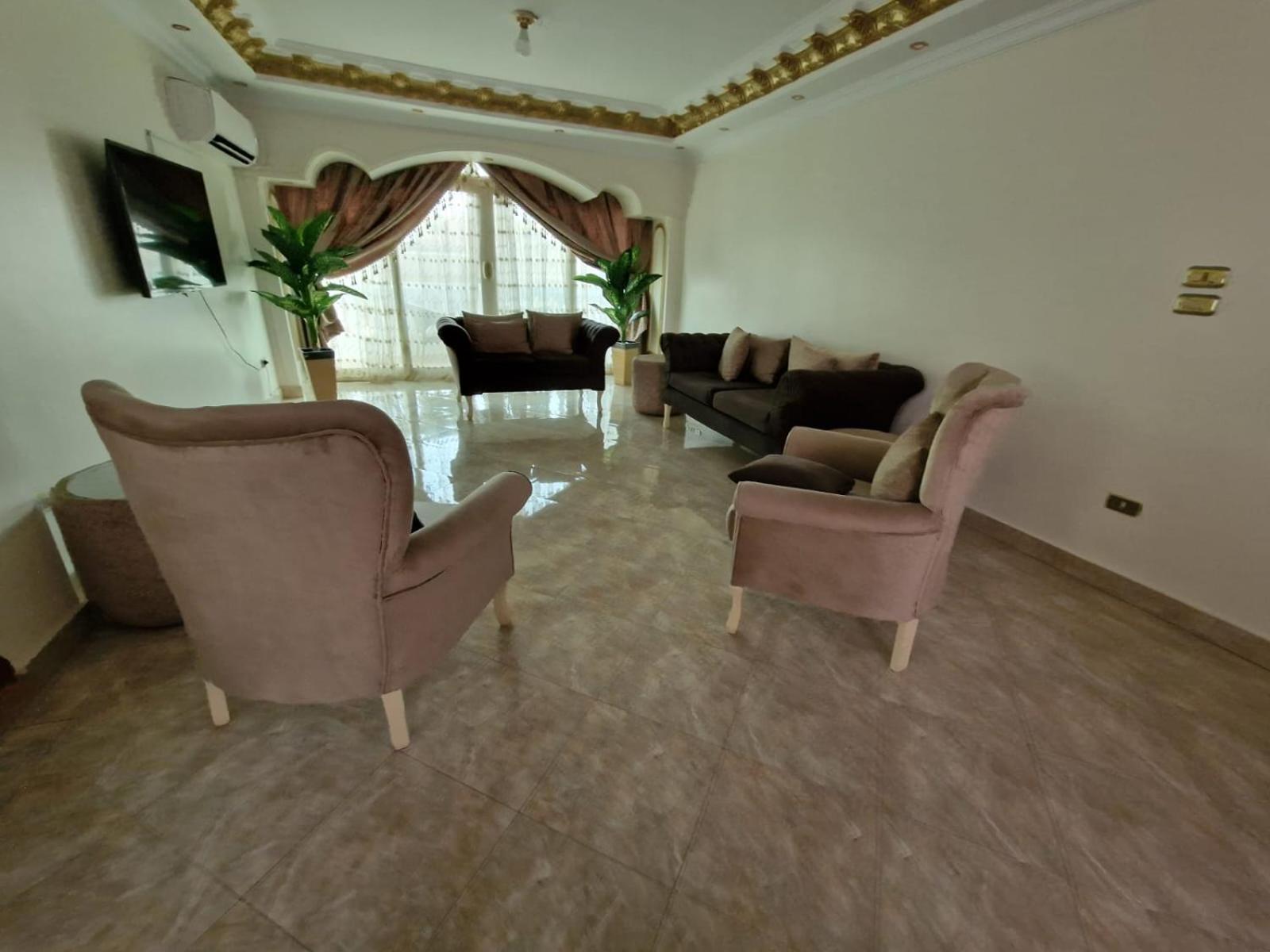 Luxury Pyramid View and a 3BR Penthouse with Giza Pyramids & Sphinx Nearby