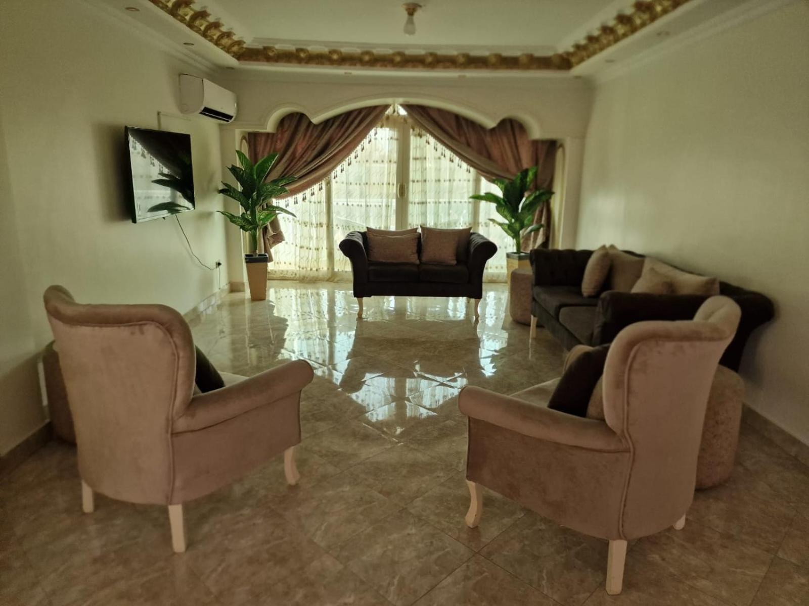 Luxury Pyramid View and a 3BR Penthouse with Giza Pyramids & Sphinx Nearby
