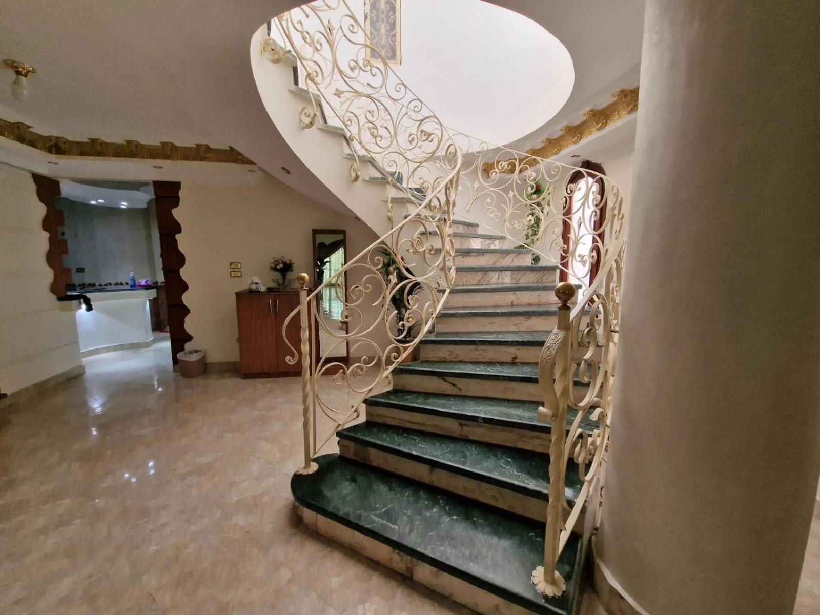 Luxury Pyramid View and a 3BR Penthouse with Giza Pyramids & Sphinx Nearby