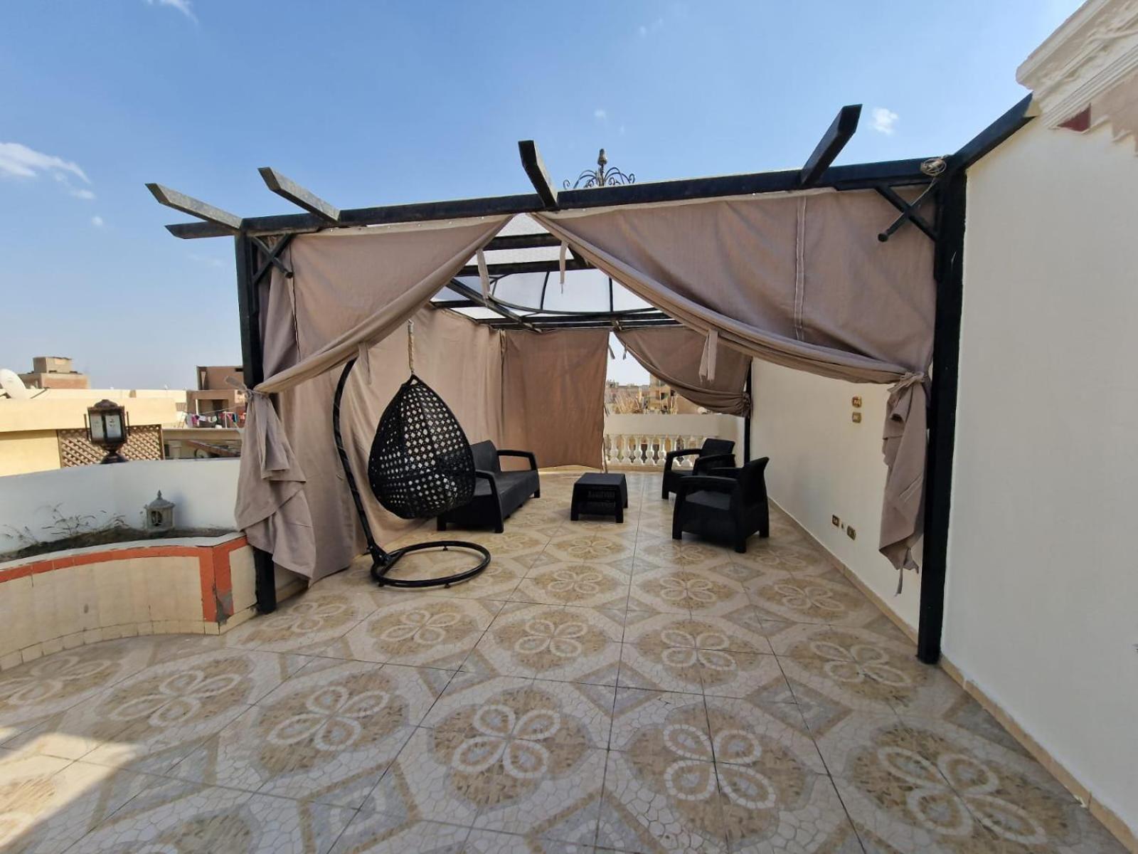Luxury Pyramid View and a 3BR Penthouse with Giza Pyramids & Sphinx Nearby