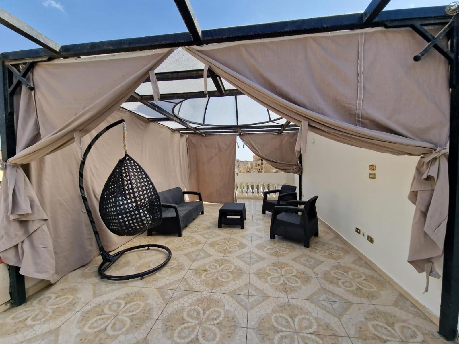 Luxury Pyramid View and a 3BR Penthouse with Giza Pyramids & Sphinx Nearby