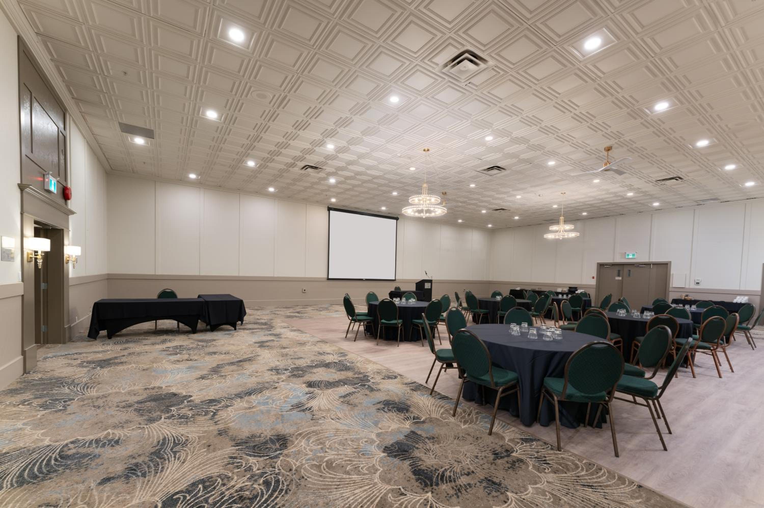 Vernon Vacations - Prestige Vernon Lodge - Property Image 15