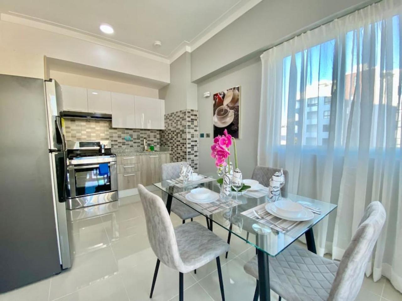 Cozy City Center Condo Full AC view 5