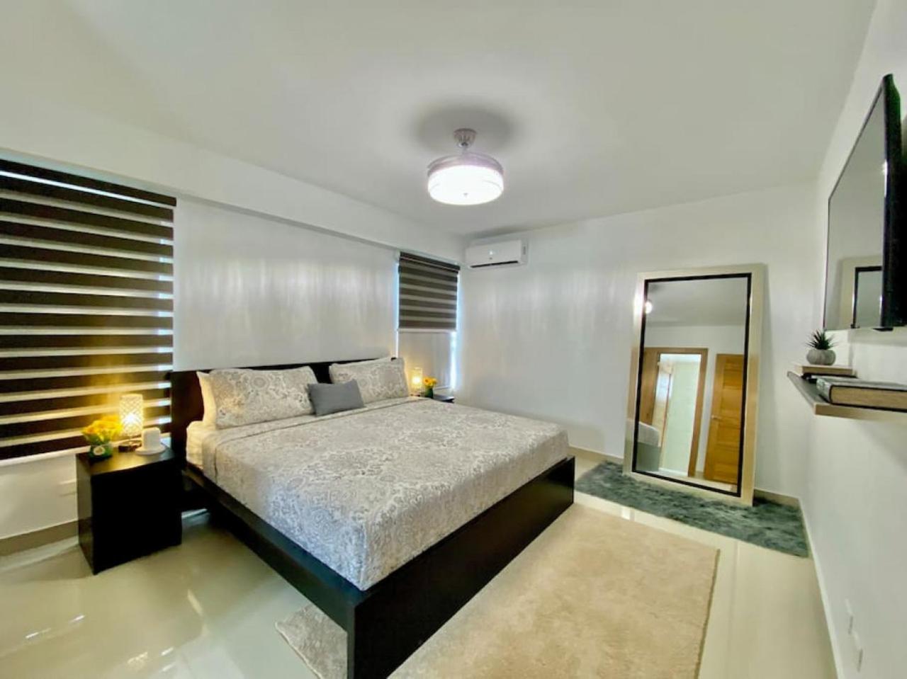 Stylish Apt Full AC King Bed view 5