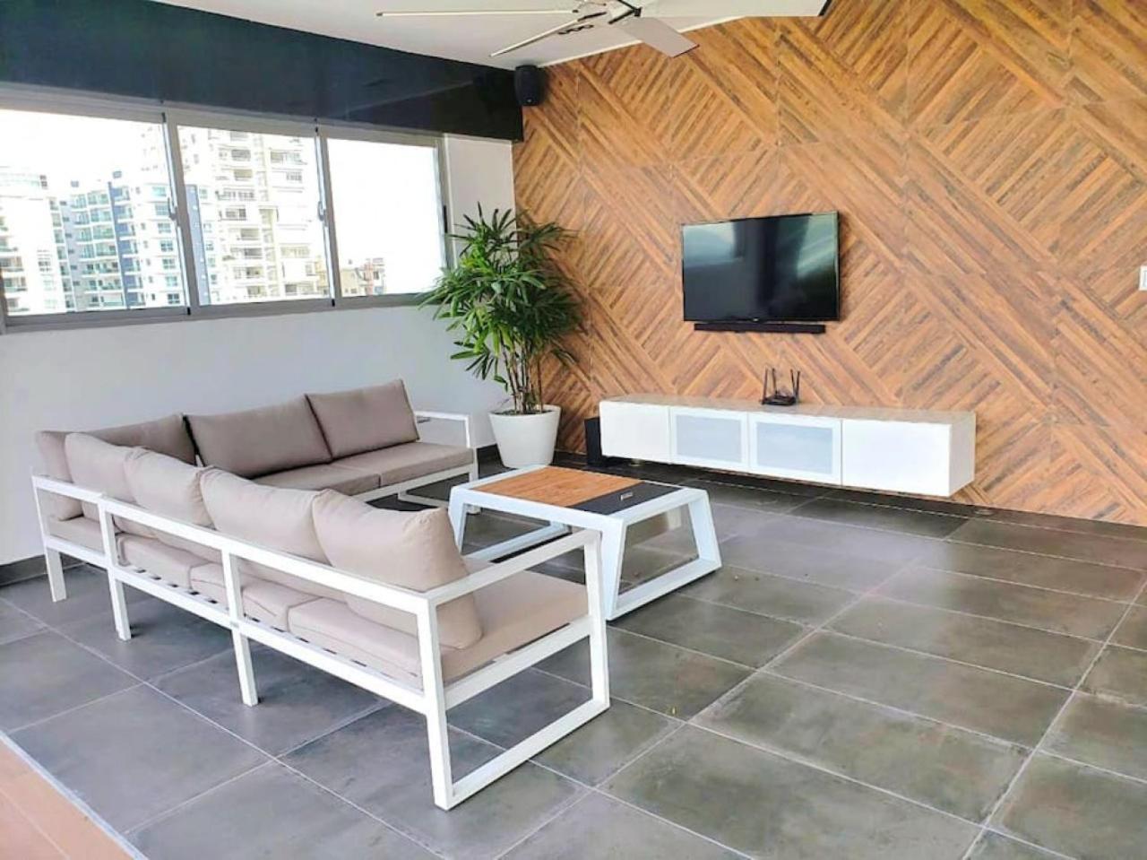 Stylish Centric Apt great View