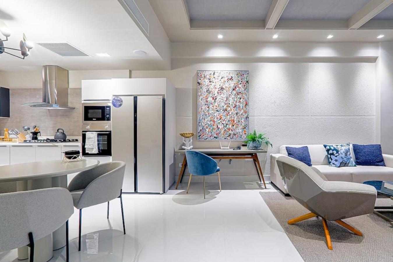 Luxury Centric Upscale Condo
