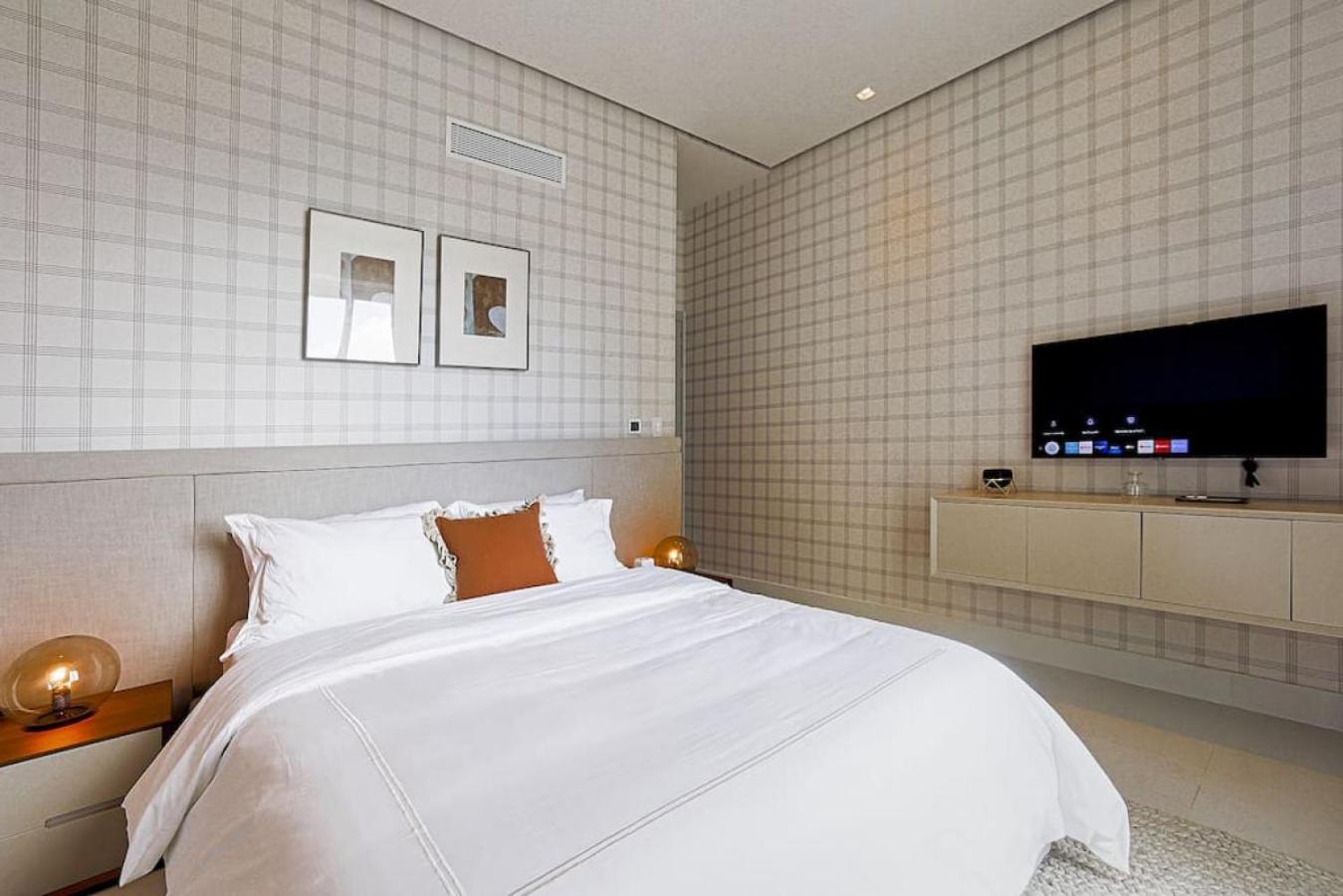 Luxury Centric Upscale Condo
