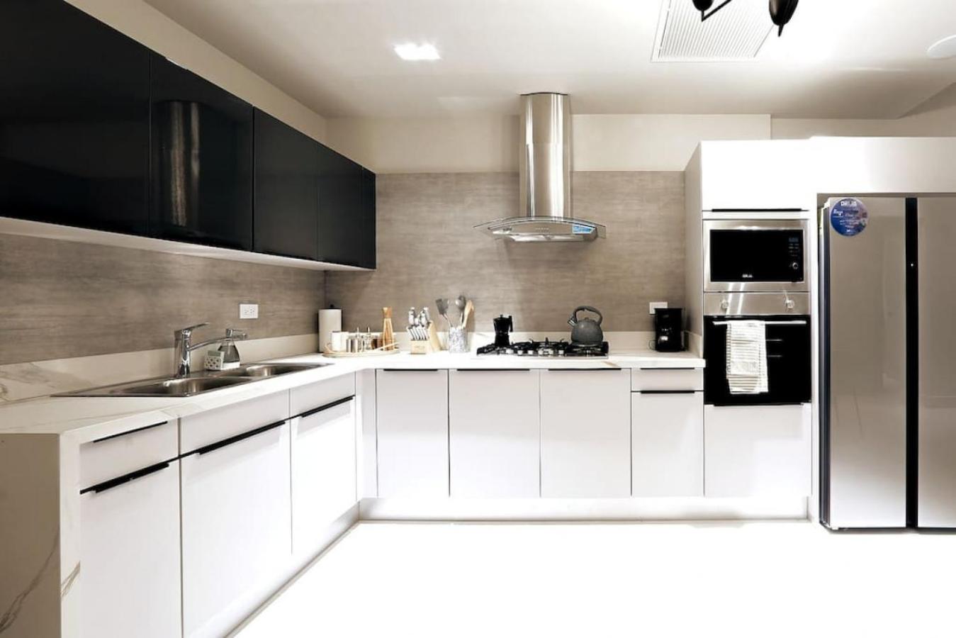 Luxury Centric Upscale Condo
