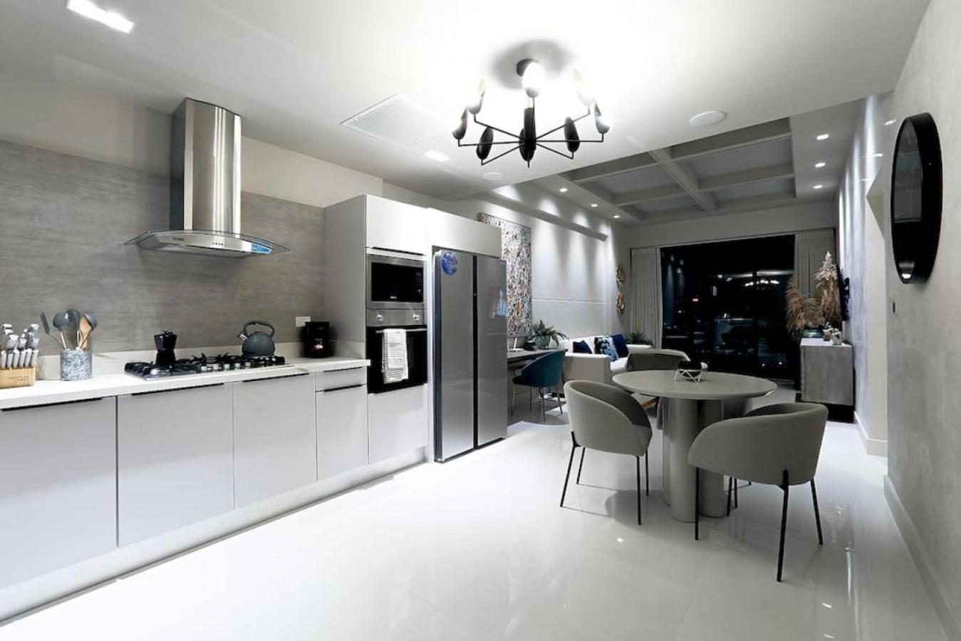 Luxury Centric Upscale Condo