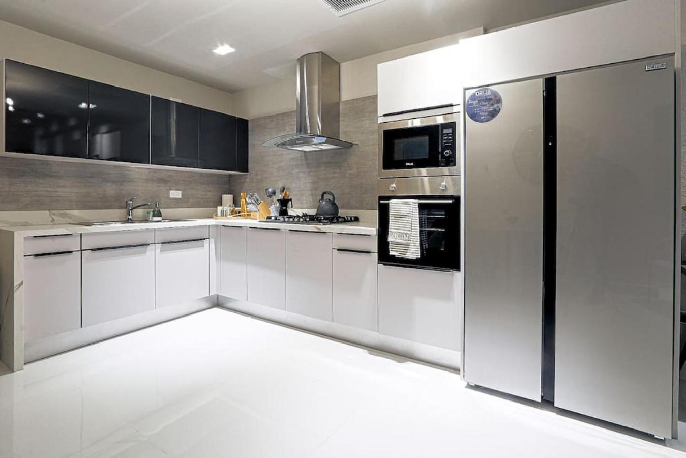 Luxury Centric Upscale Condo
