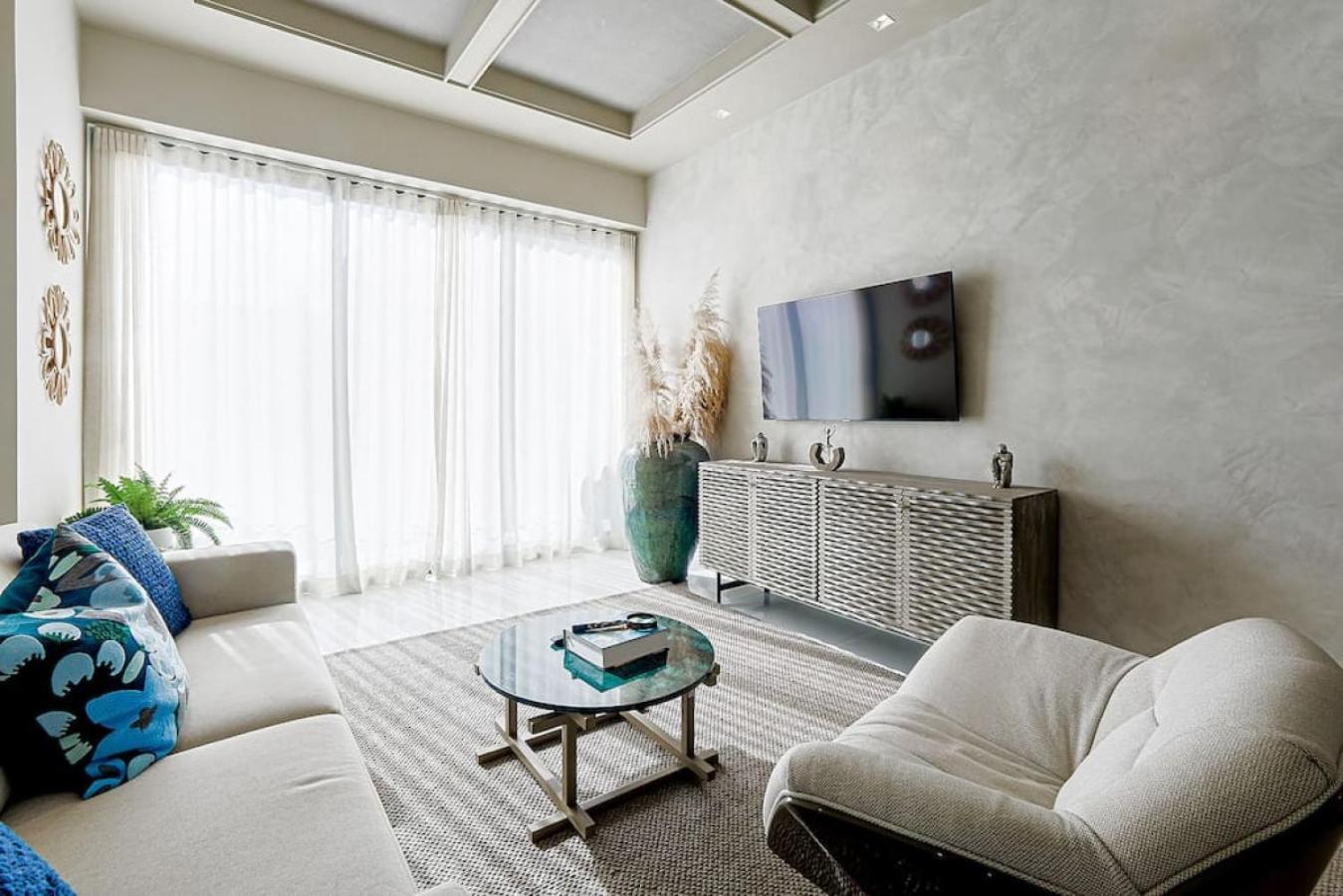 Luxury Centric Upscale Condo