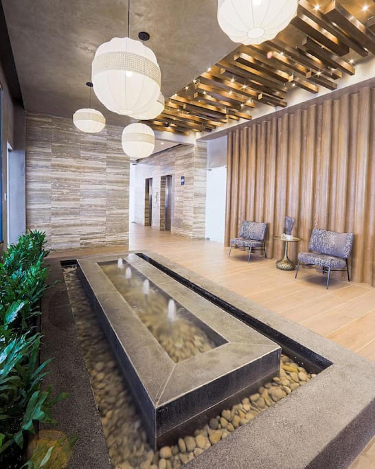 Luxury Centric Upscale Condo