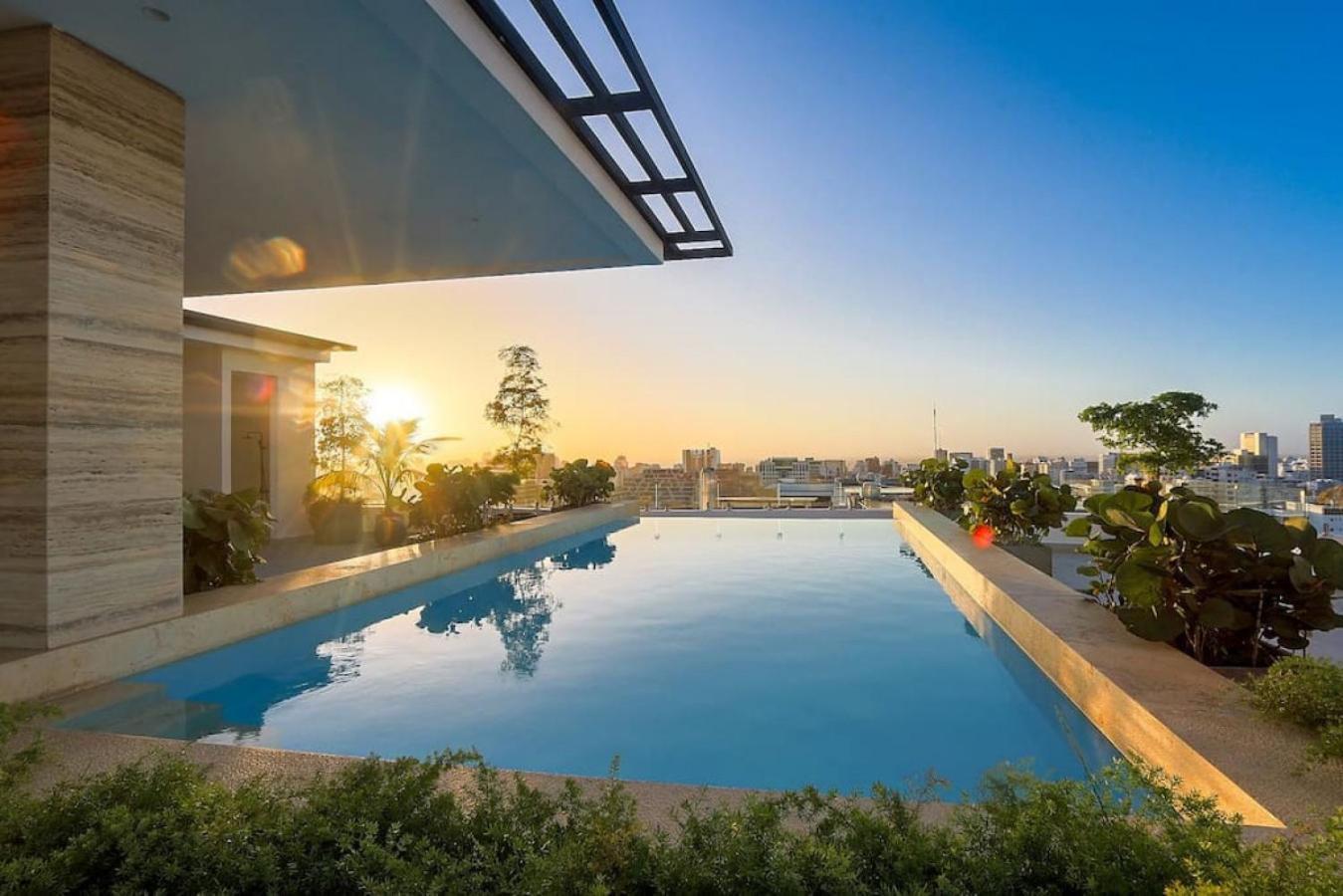 Luxury Centric Upscale Condo