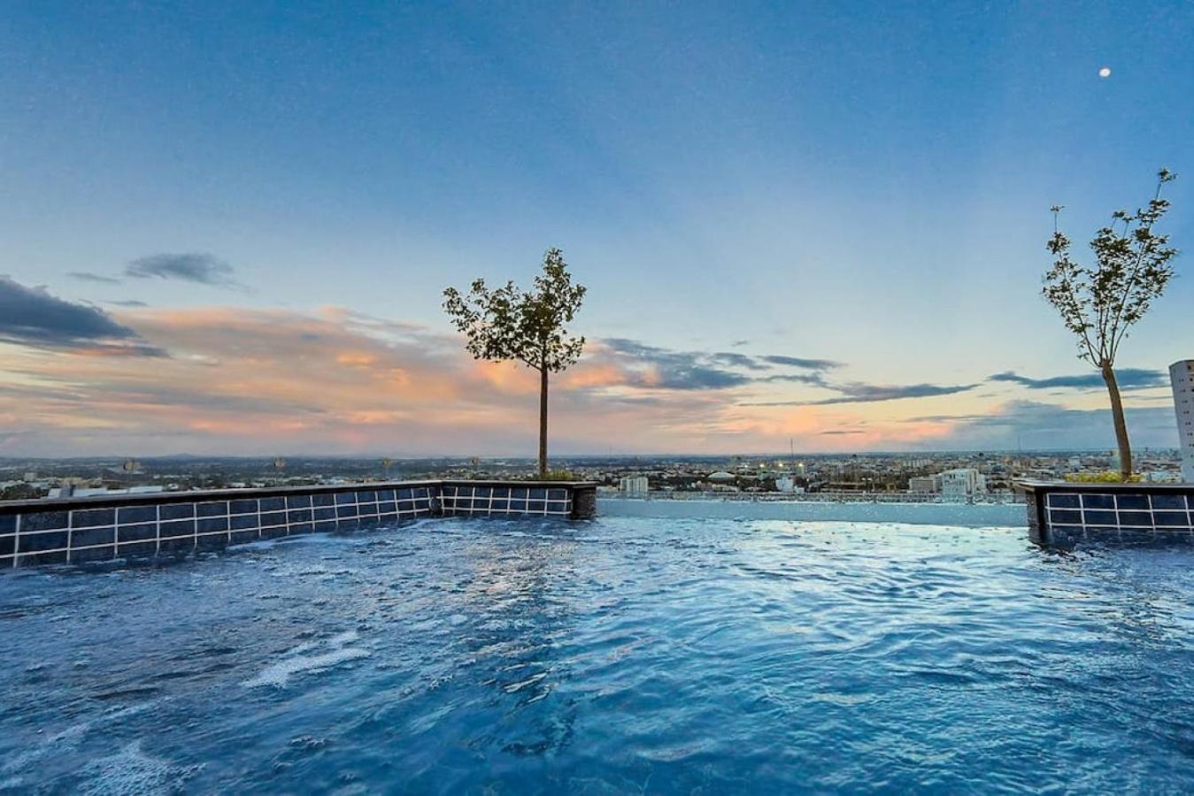 Luxury Centric Upscale Condo