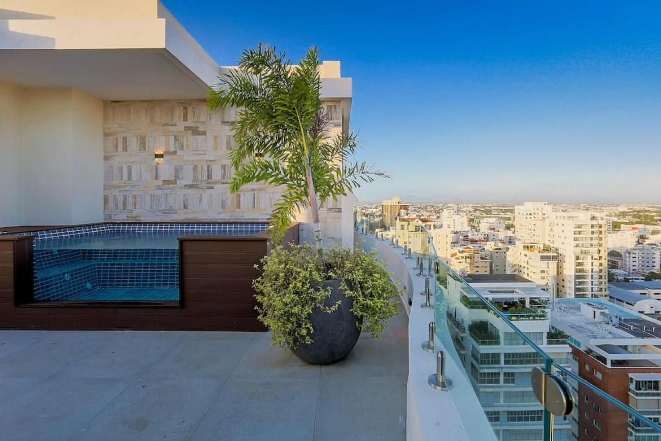 Luxury Centric Upscale Condo