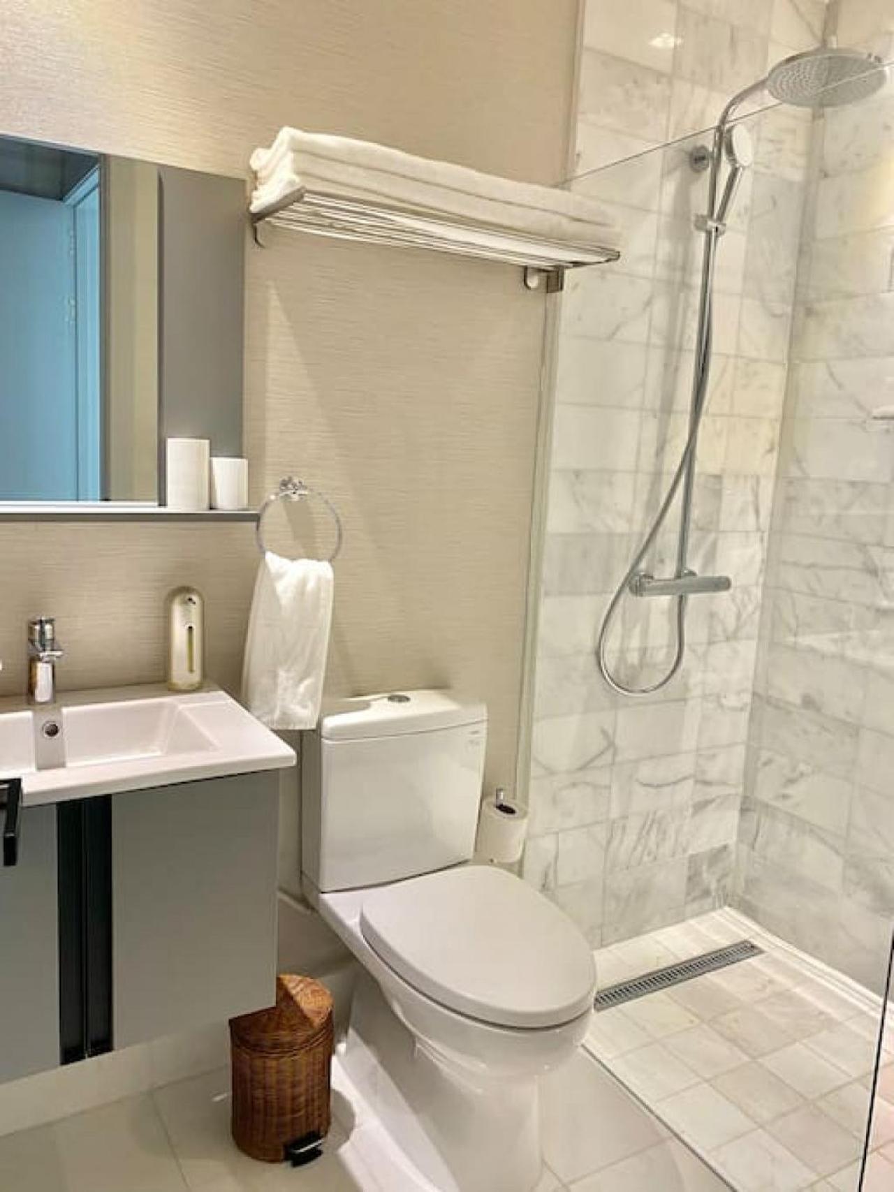Luxury Centric Upscale Condo