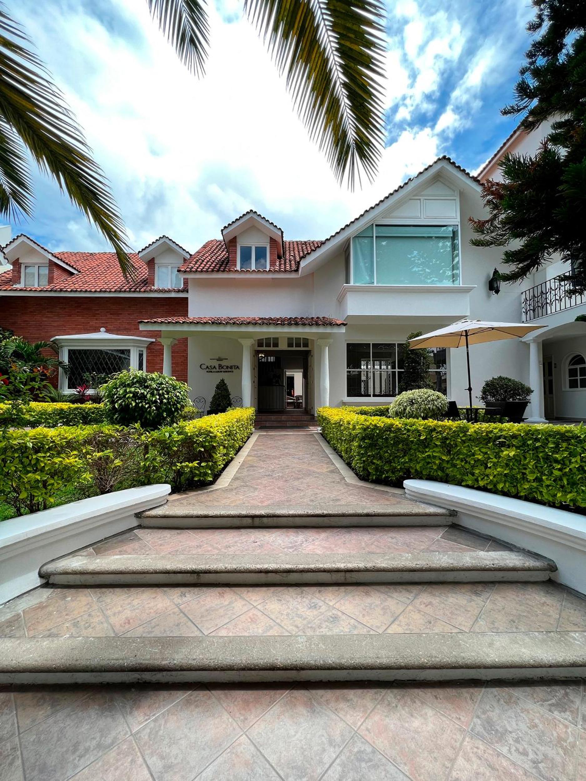 Hotel Casa Bonita Hotel & Luxury Residence