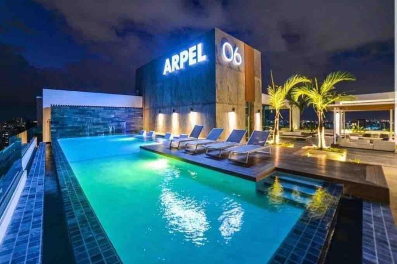 Upscale Centric Apt Near All