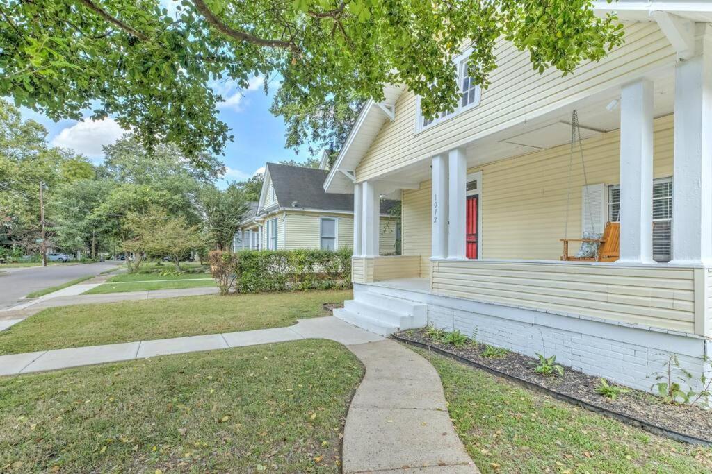 Spacious 3BR Midtown Home - Sleeps 7 - Walkable to Dining & Attractions - Easy Access to Downtown view 2