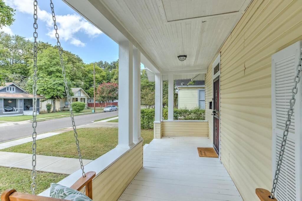 Spacious 3BR Midtown Home - Sleeps 7 - Walkable to Dining & Attractions - Easy Access to Downtown view 4