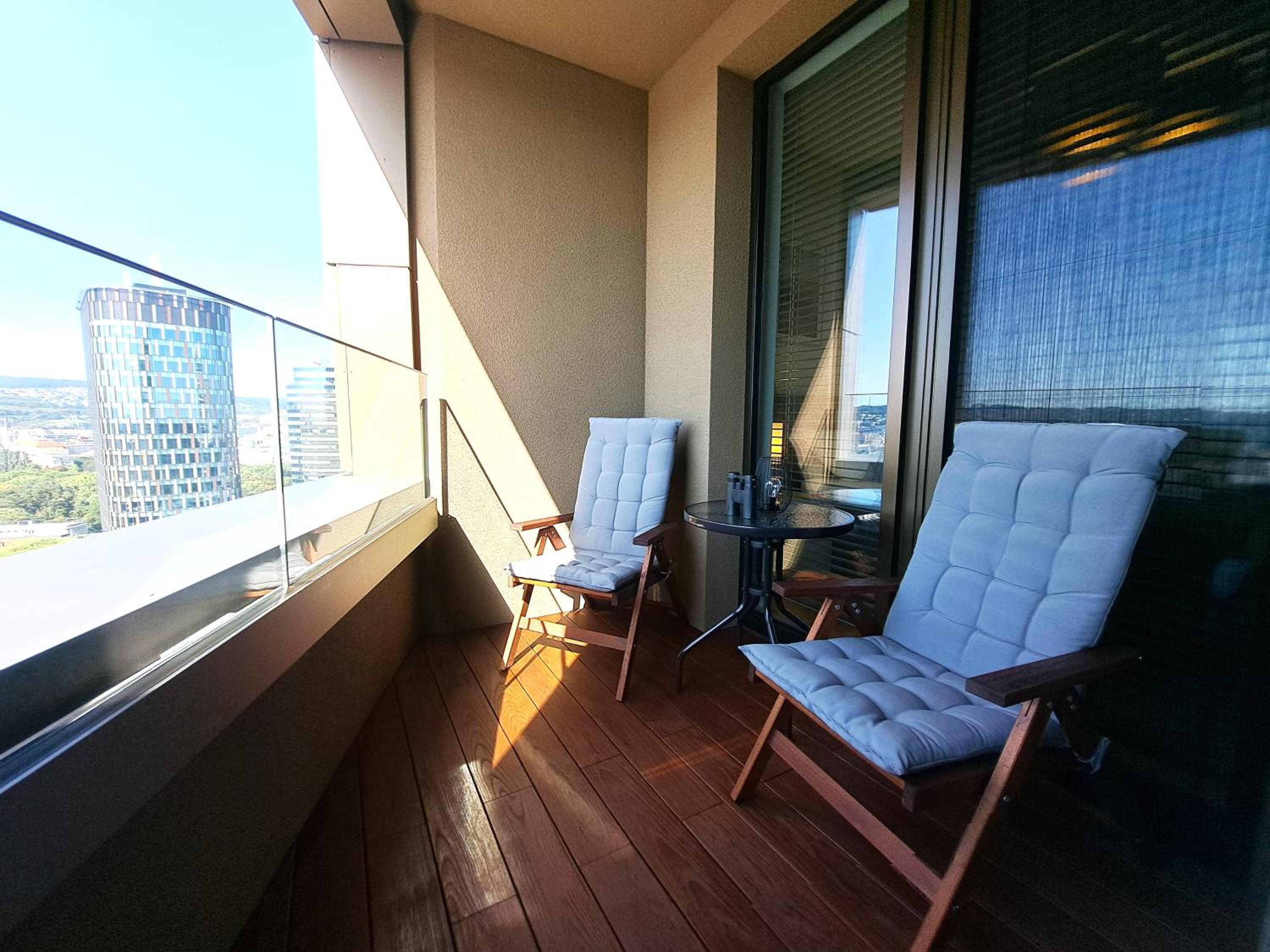 Prestigious SKY PARK apartment - top city view - Traveller awards 2024 view 4