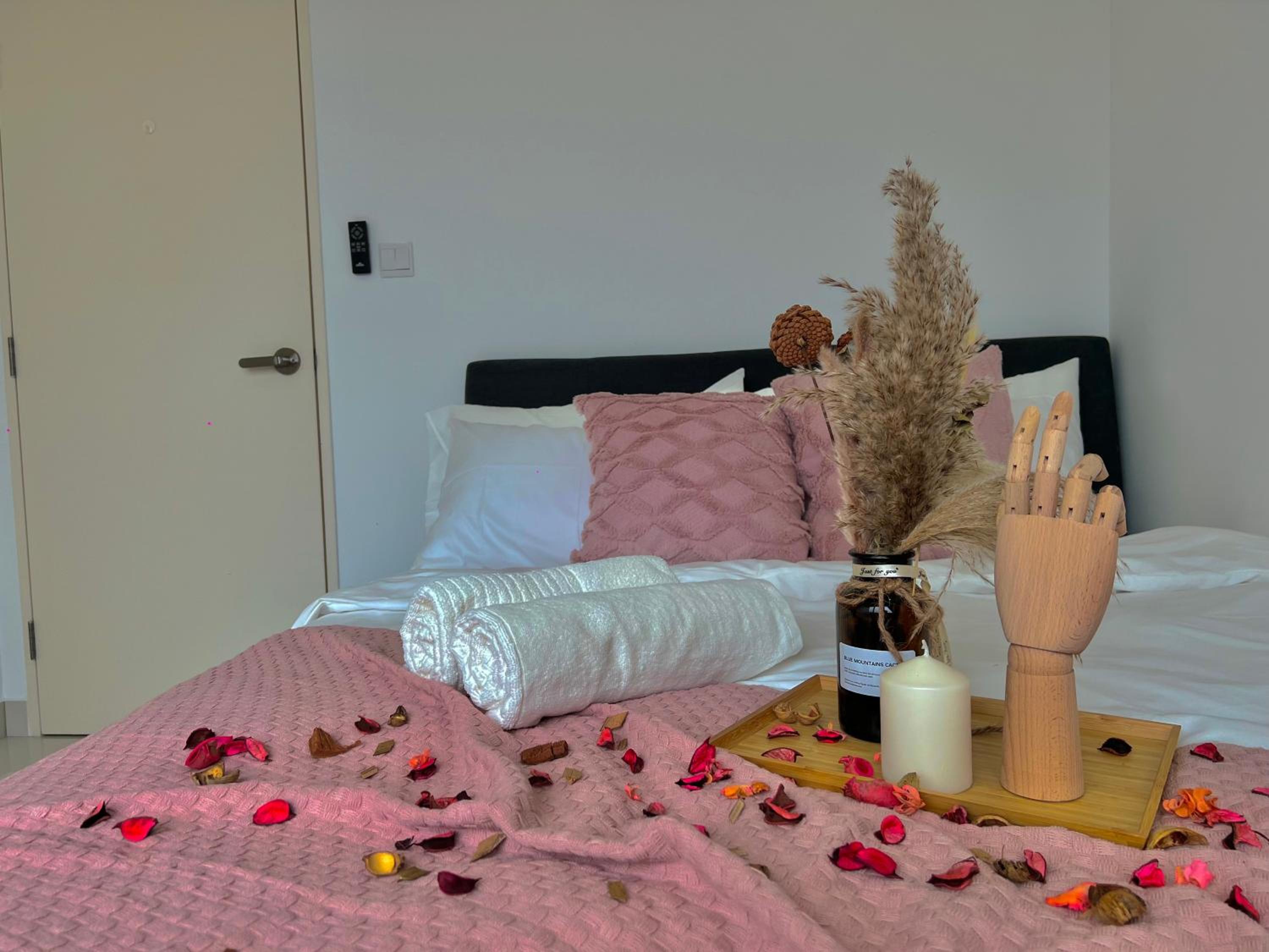 Family Type Premium Homestay MRT Shopping Mall