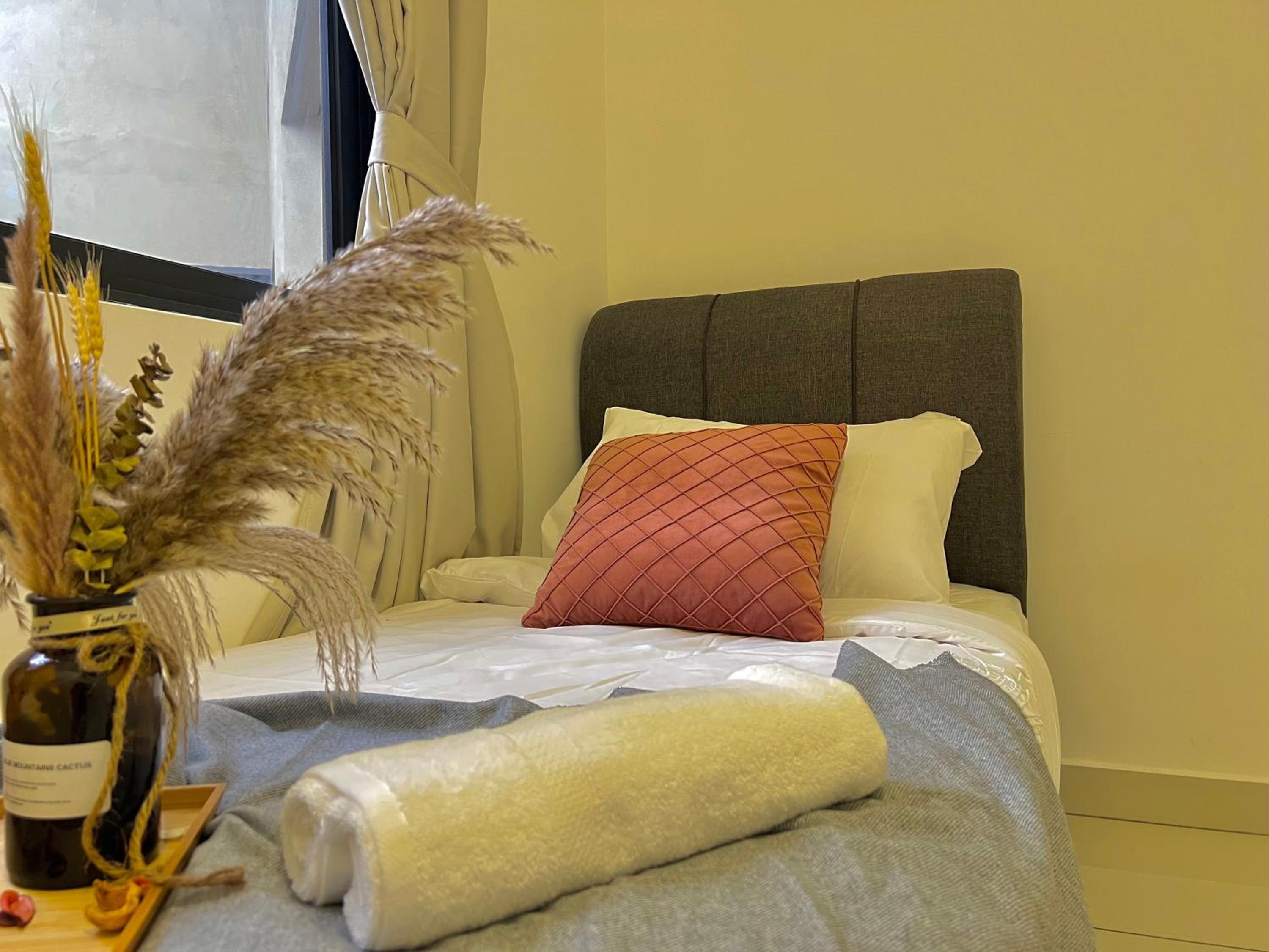 Family Type Premium Homestay MRT Shopping Mall
