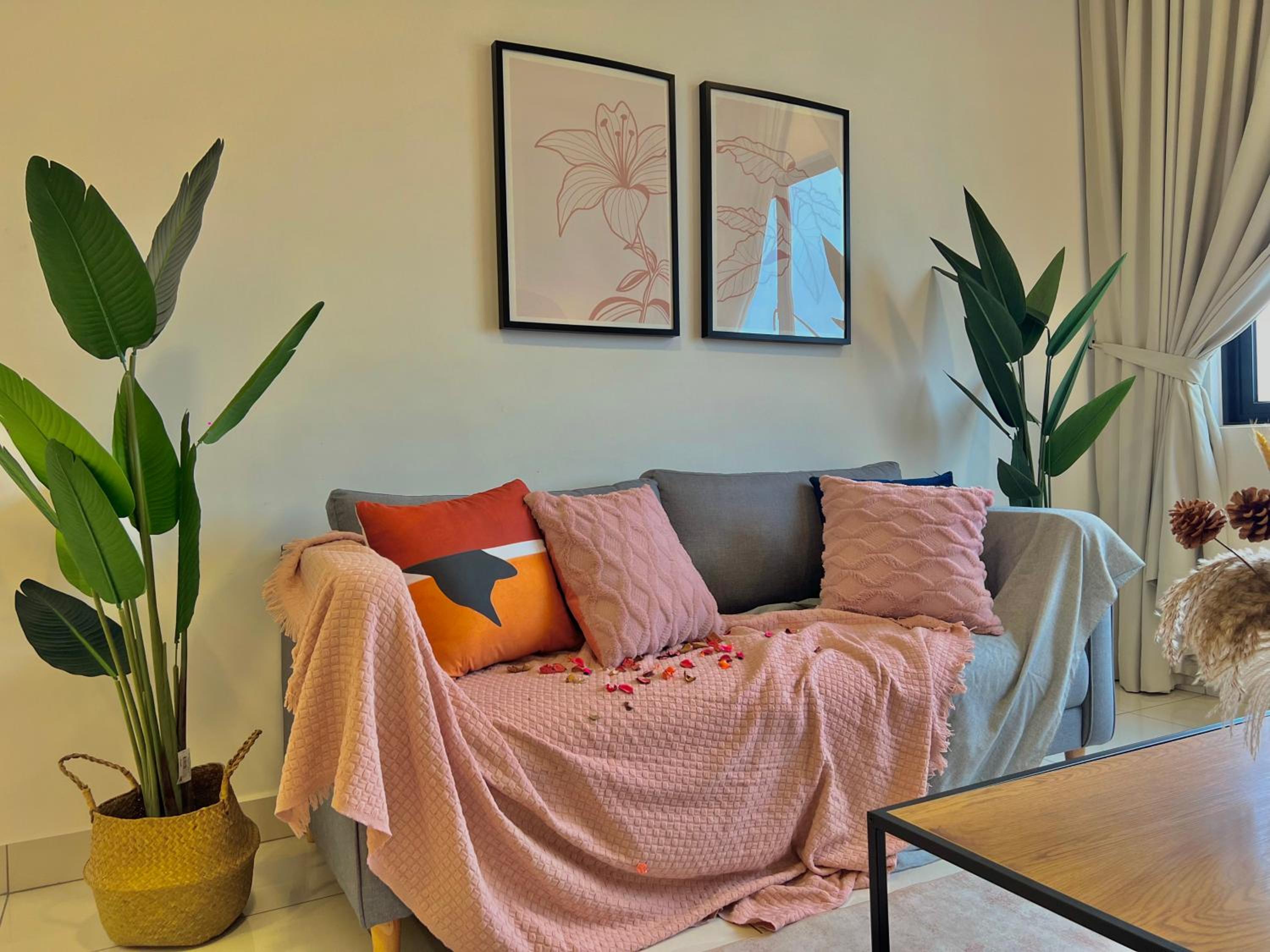 Family Type Premium Homestay MRT Shopping Mall