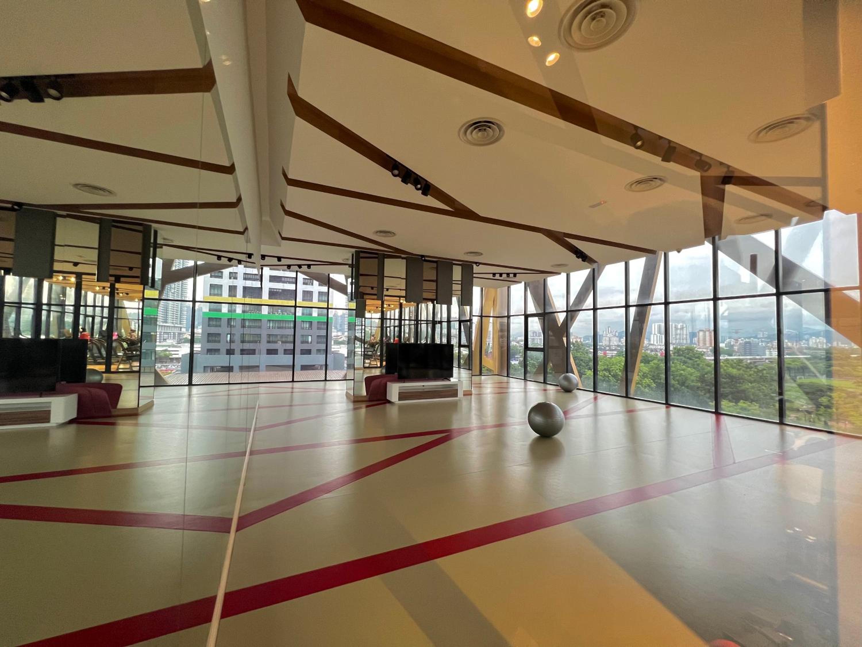 Family Type Premium Homestay MRT Shopping Mall
