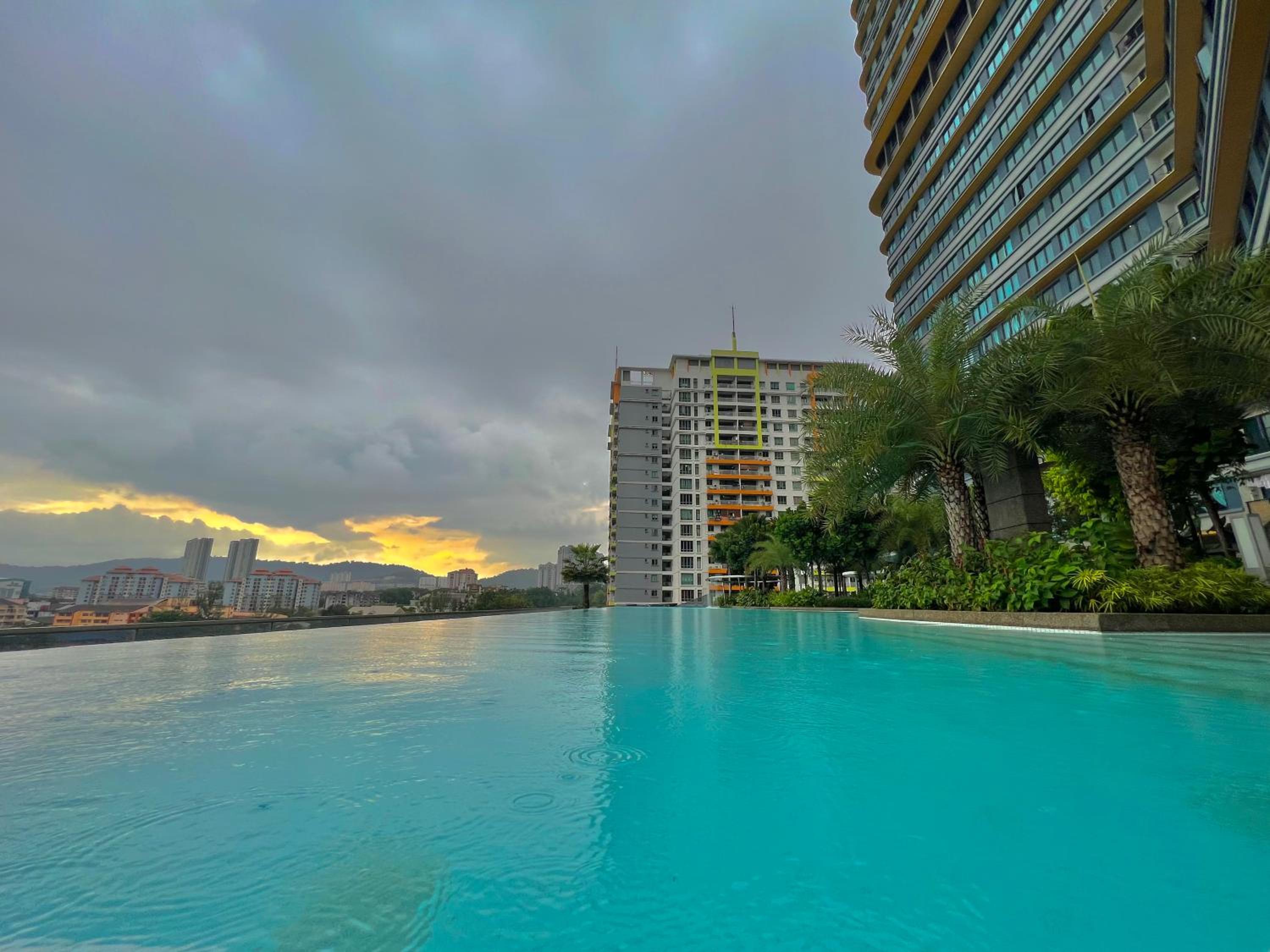 Family Type Premium Homestay MRT Shopping Mall
